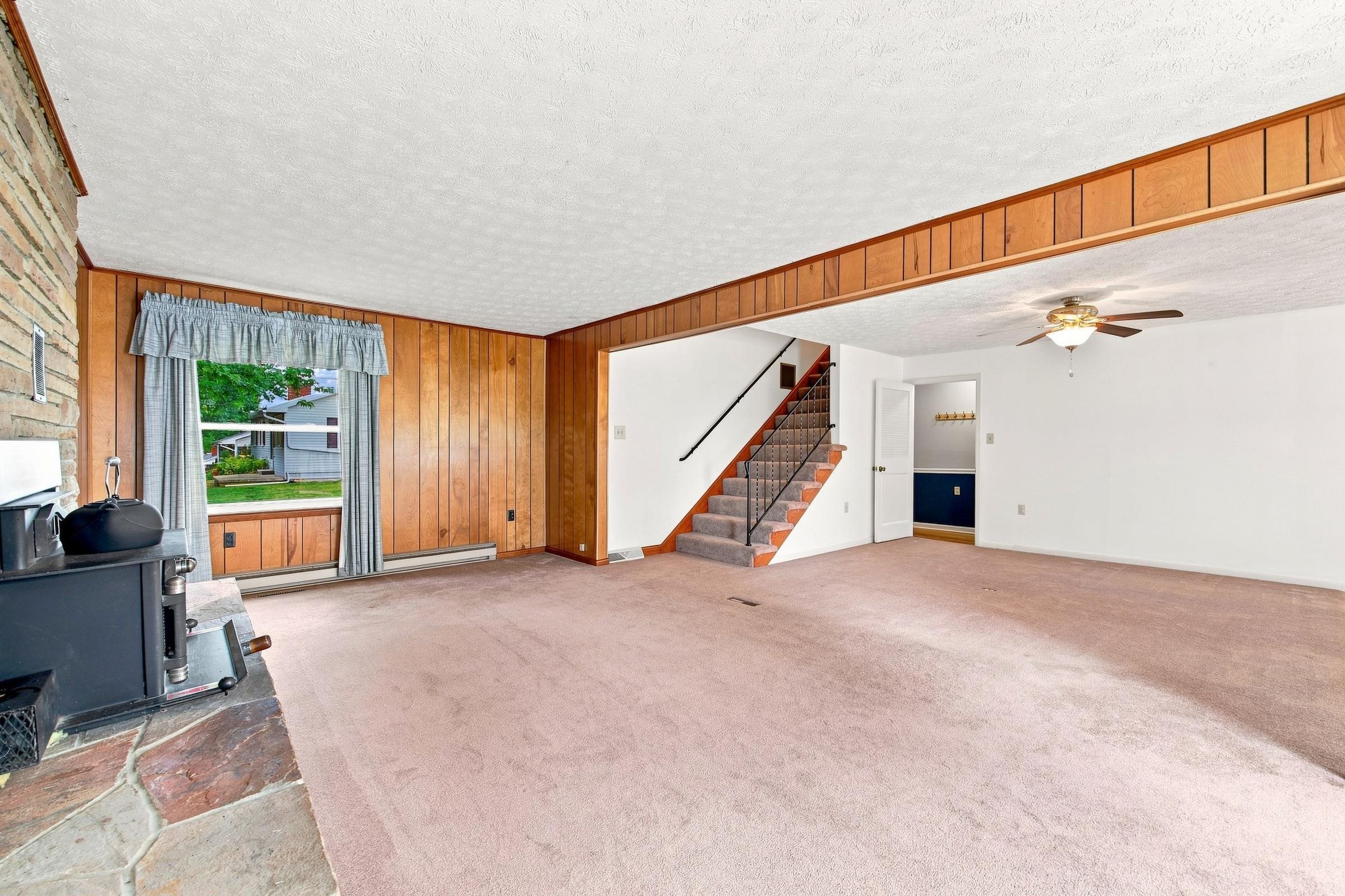 1749 GEORGETOWN RD, MOUNT JACKSON, Virginia 22842, 4 Bedrooms Bedrooms, ,2 BathroomsBathrooms,Residential,1749 GEORGETOWN RD,681598 MLS # 681598