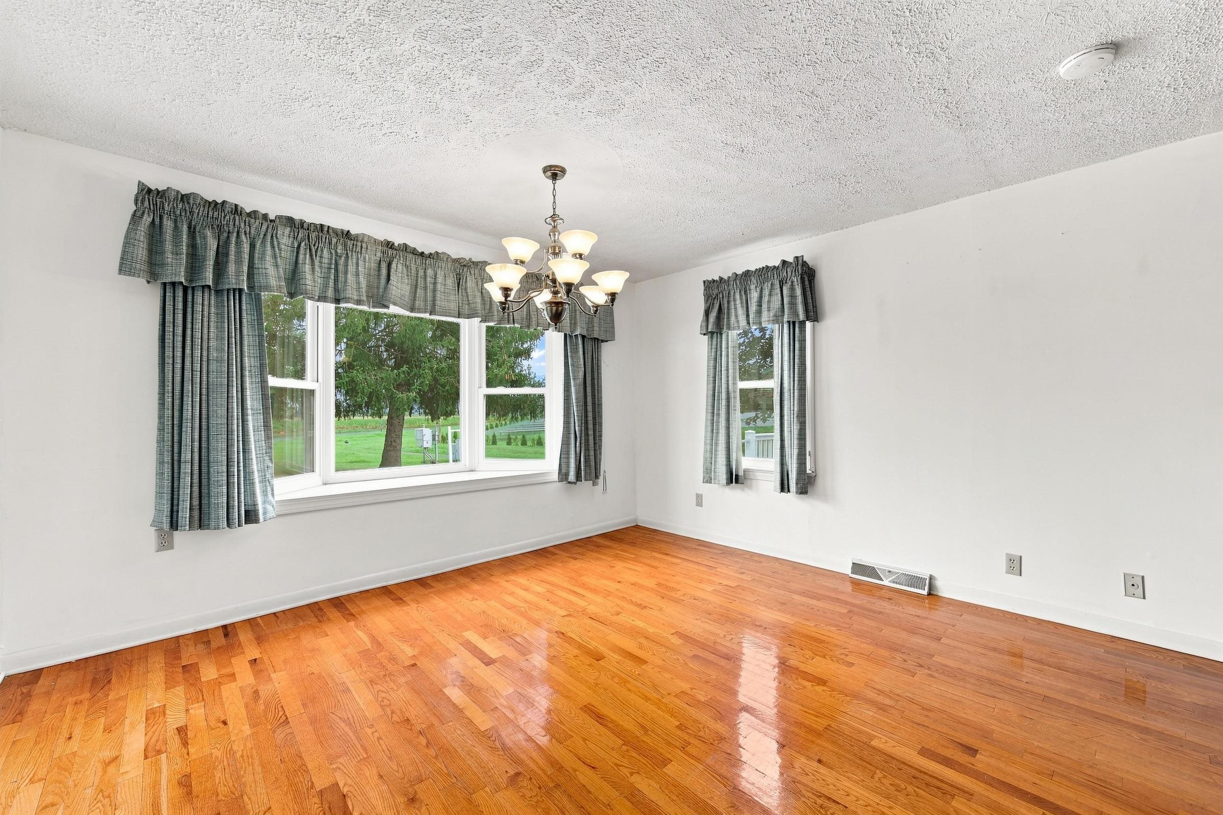 1749 GEORGETOWN RD, MOUNT JACKSON, Virginia 22842, 4 Bedrooms Bedrooms, ,2 BathroomsBathrooms,Residential,1749 GEORGETOWN RD,681598 MLS # 681598
