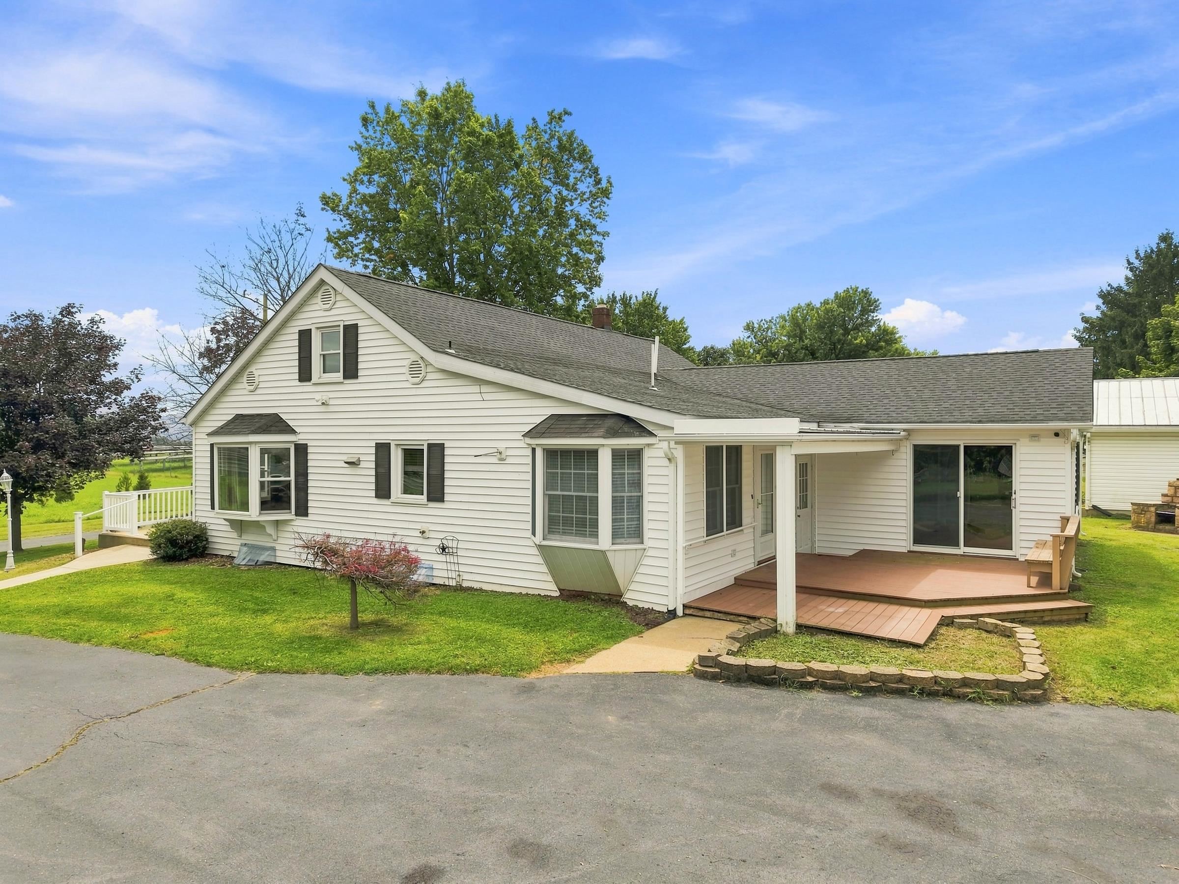 1749 GEORGETOWN RD, MOUNT JACKSON, Virginia 22842, 4 Bedrooms Bedrooms, ,2 BathroomsBathrooms,Residential,1749 GEORGETOWN RD,681598 MLS # 681598
