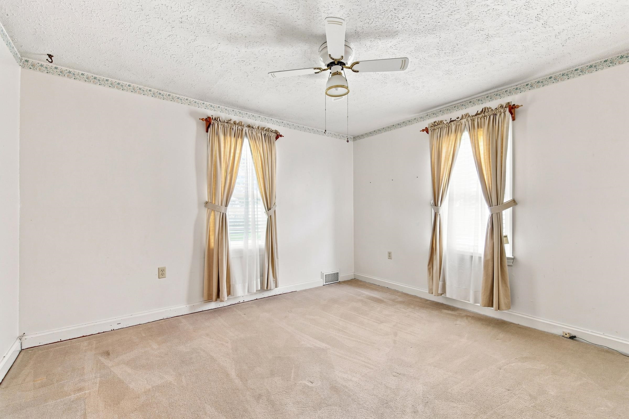 1749 GEORGETOWN RD, MOUNT JACKSON, Virginia 22842, 4 Bedrooms Bedrooms, ,2 BathroomsBathrooms,Residential,1749 GEORGETOWN RD,681598 MLS # 681598
