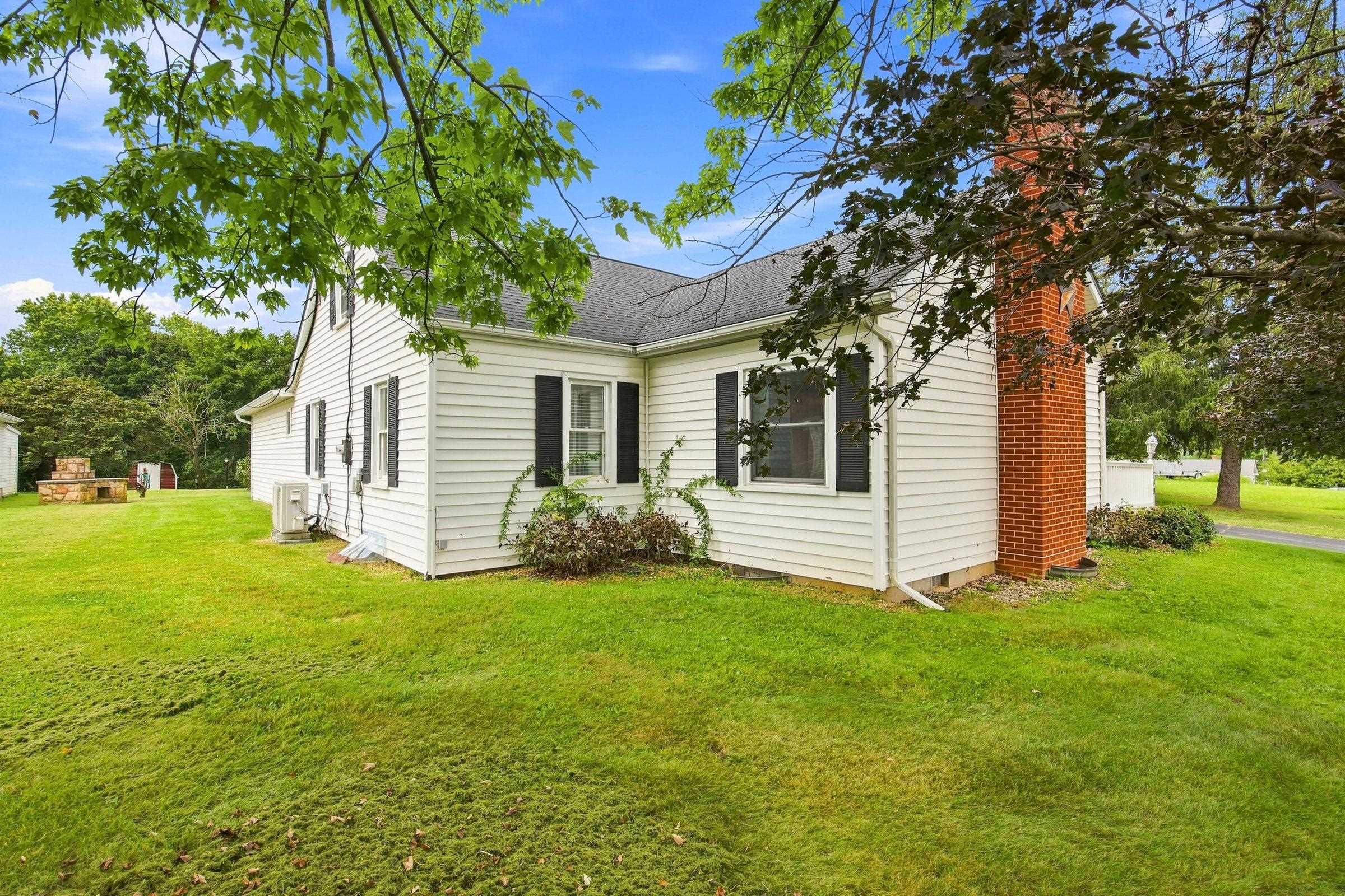 1749 GEORGETOWN RD, MOUNT JACKSON, Virginia 22842, 4 Bedrooms Bedrooms, ,2 BathroomsBathrooms,Residential,1749 GEORGETOWN RD,681598 MLS # 681598