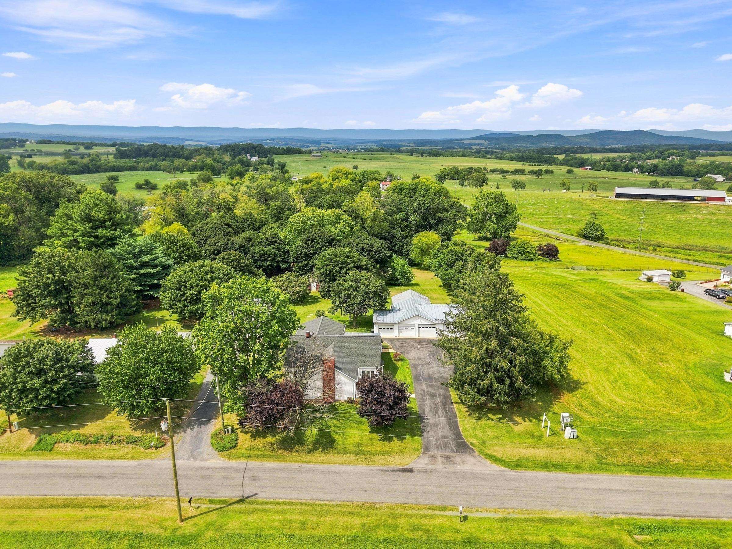 1749 GEORGETOWN RD, MOUNT JACKSON, Virginia 22842, 4 Bedrooms Bedrooms, ,2 BathroomsBathrooms,Residential,1749 GEORGETOWN RD,681598 MLS # 681598