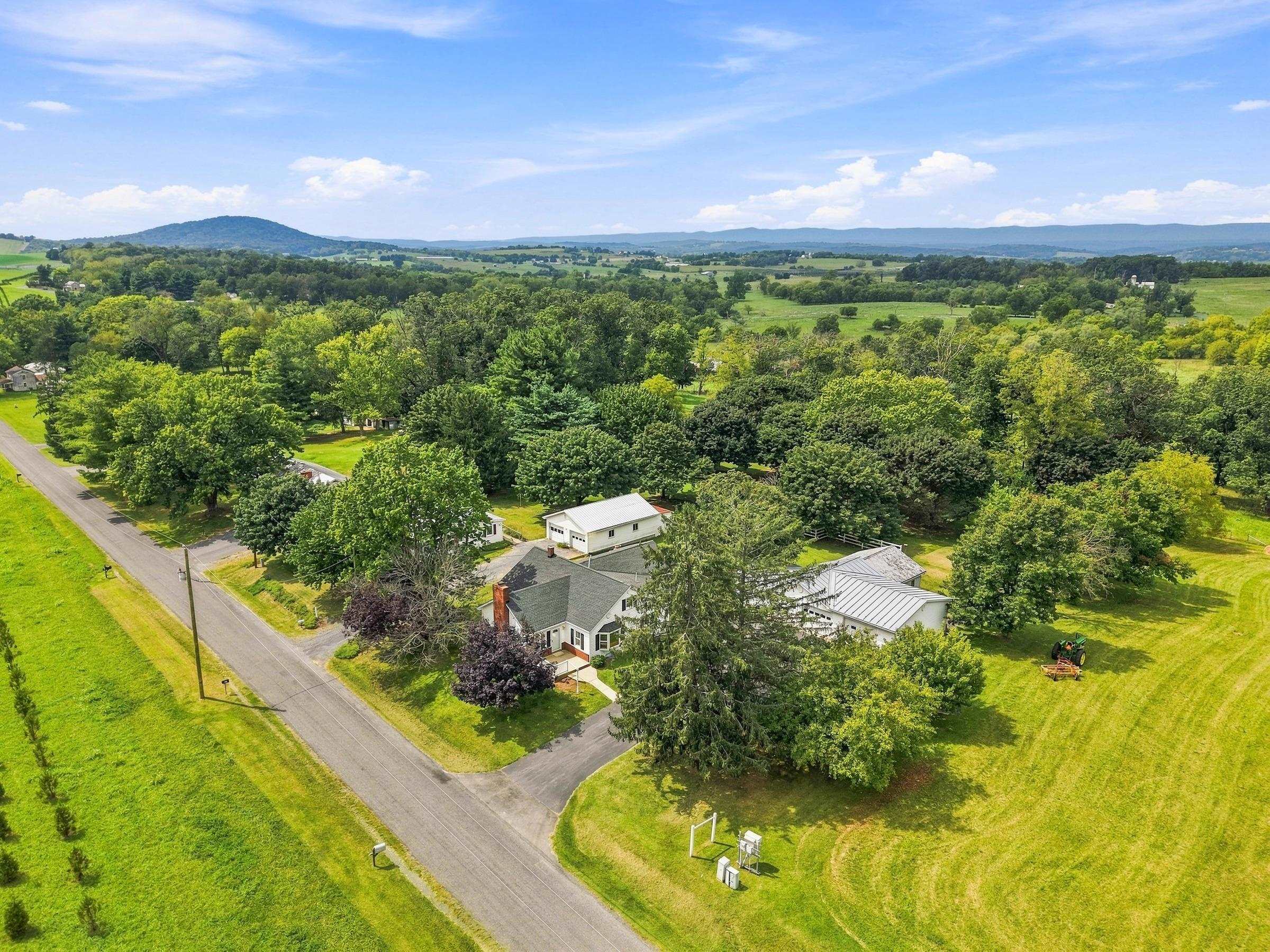 1749 GEORGETOWN RD, MOUNT JACKSON, Virginia 22842, 4 Bedrooms Bedrooms, ,2 BathroomsBathrooms,Residential,1749 GEORGETOWN RD,681598 MLS # 681598