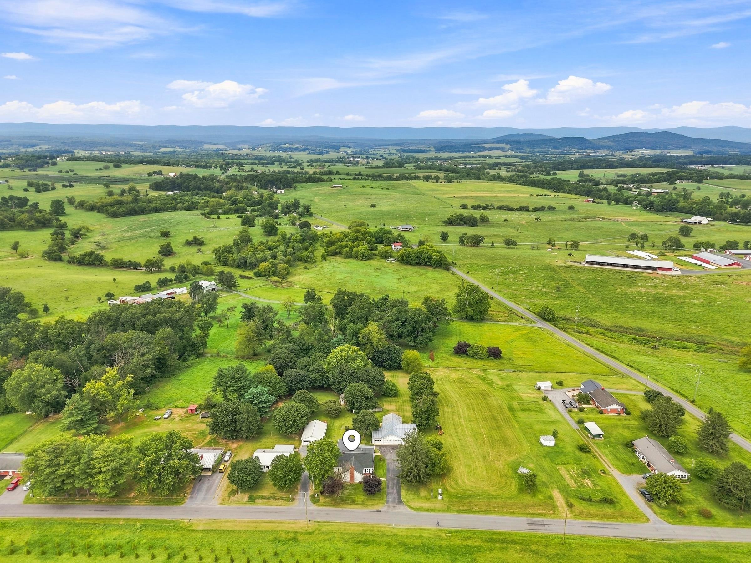 1749 GEORGETOWN RD, MOUNT JACKSON, Virginia 22842, 4 Bedrooms Bedrooms, ,2 BathroomsBathrooms,Residential,1749 GEORGETOWN RD,681598 MLS # 681598