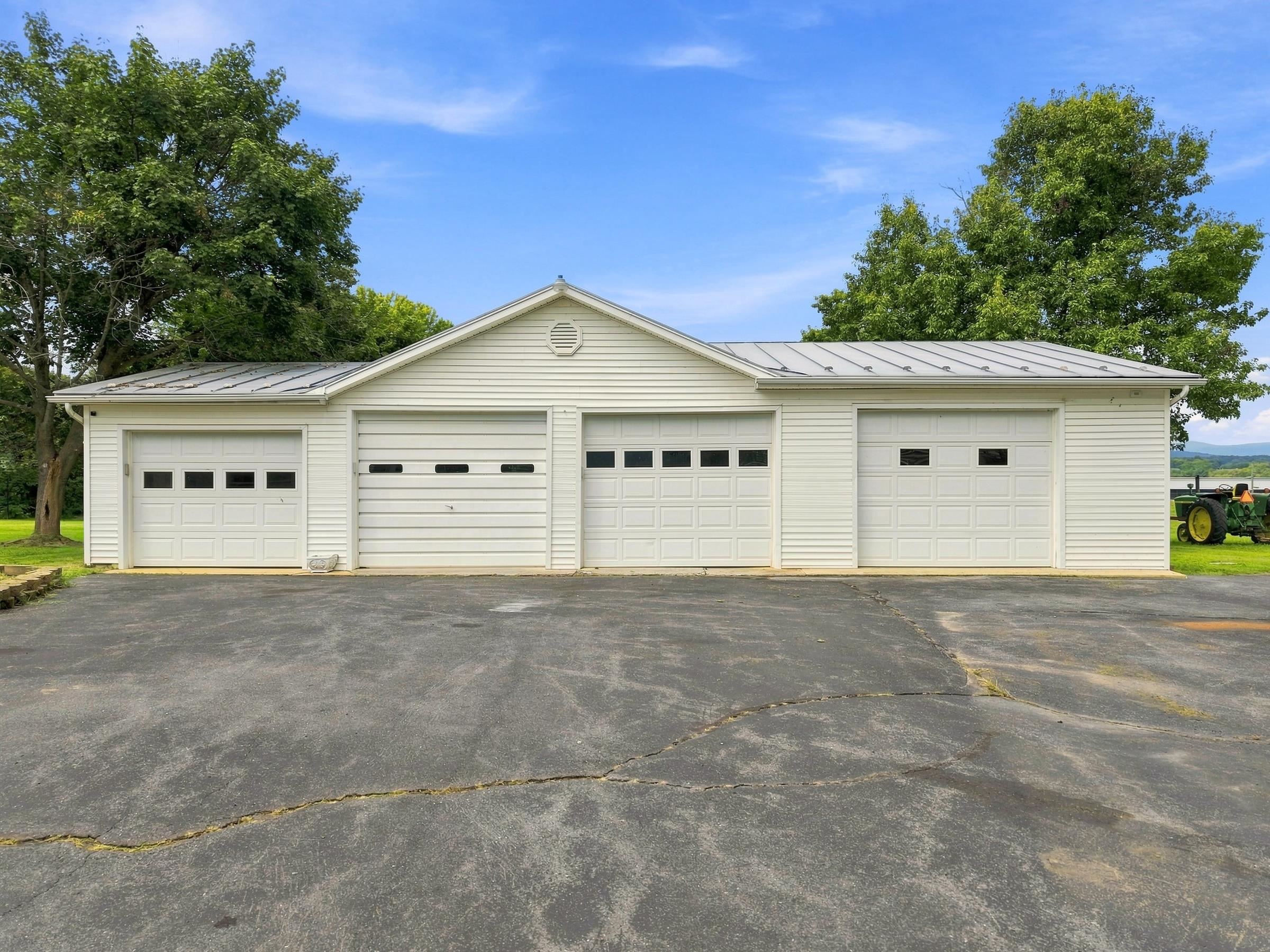 1749 GEORGETOWN RD, MOUNT JACKSON, Virginia 22842, 4 Bedrooms Bedrooms, ,2 BathroomsBathrooms,Residential,1749 GEORGETOWN RD,681598 MLS # 681598