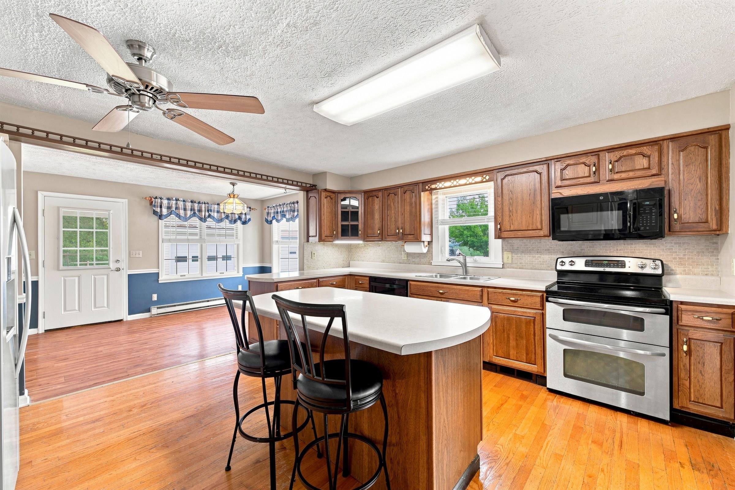 1749 GEORGETOWN RD, MOUNT JACKSON, Virginia 22842, 4 Bedrooms Bedrooms, ,2 BathroomsBathrooms,Residential,1749 GEORGETOWN RD,681598 MLS # 681598