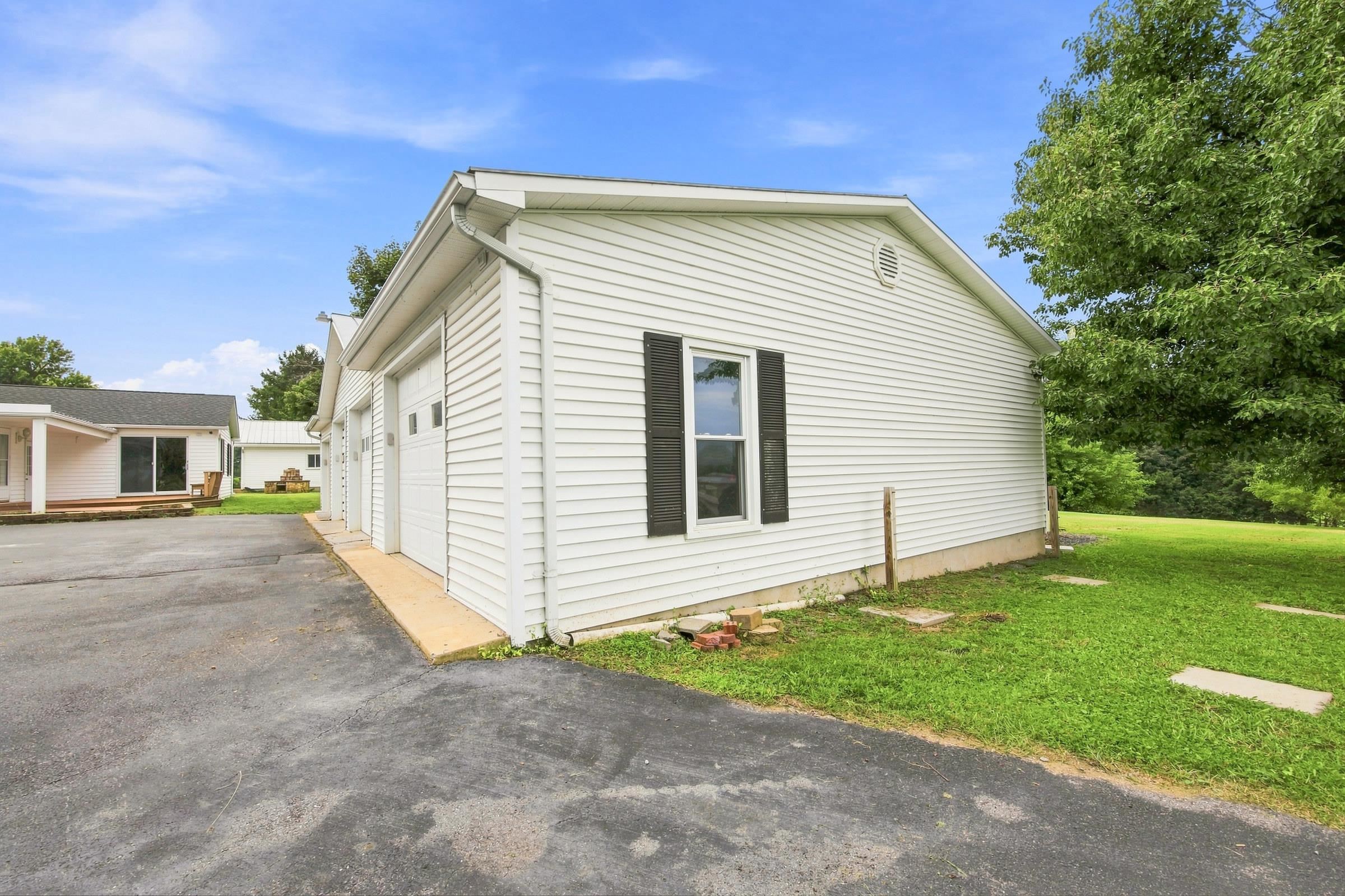 1749 GEORGETOWN RD, MOUNT JACKSON, Virginia 22842, 4 Bedrooms Bedrooms, ,2 BathroomsBathrooms,Residential,1749 GEORGETOWN RD,681598 MLS # 681598