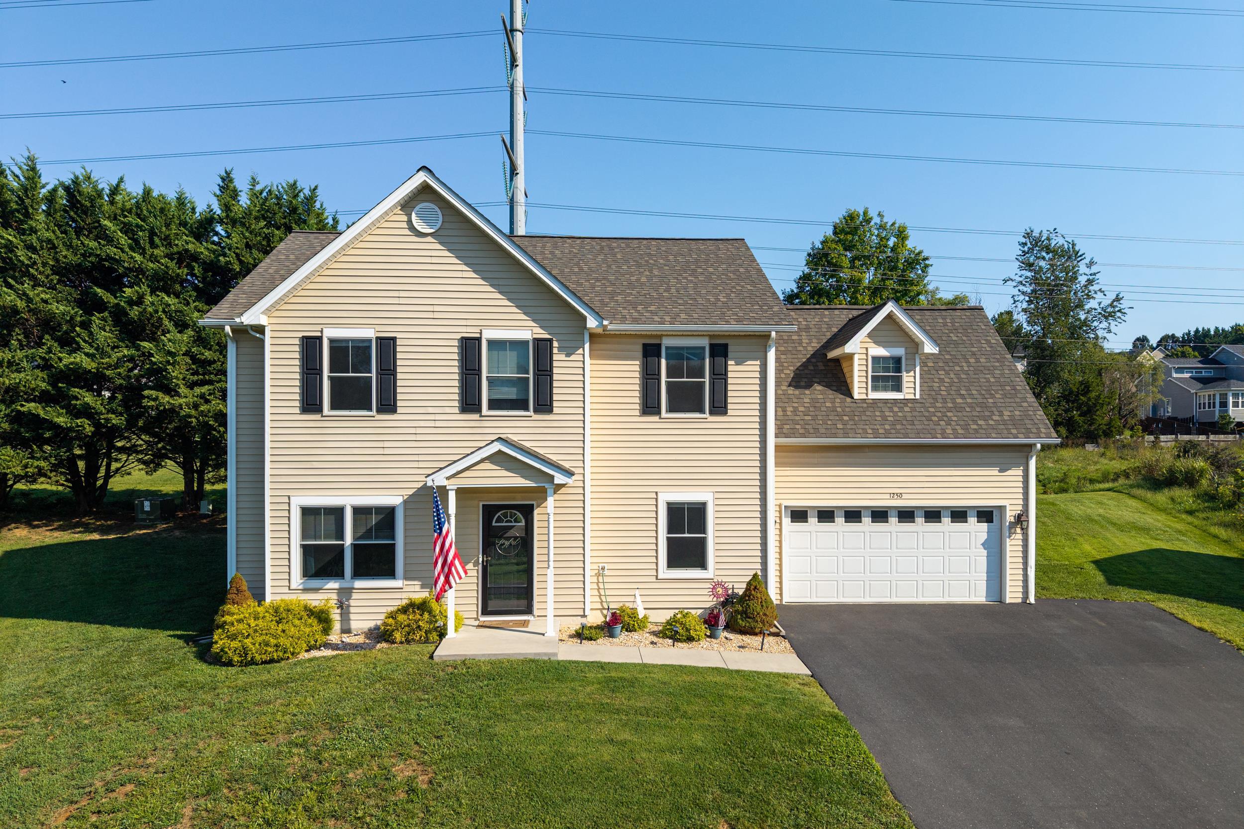 1250 COTTAGE LANE RD, ROCKINGHAM, Virginia 22801, 4 Bedrooms Bedrooms, ,2 BathroomsBathrooms,Residential,1250 COTTAGE LANE RD,681599 MLS # 681599