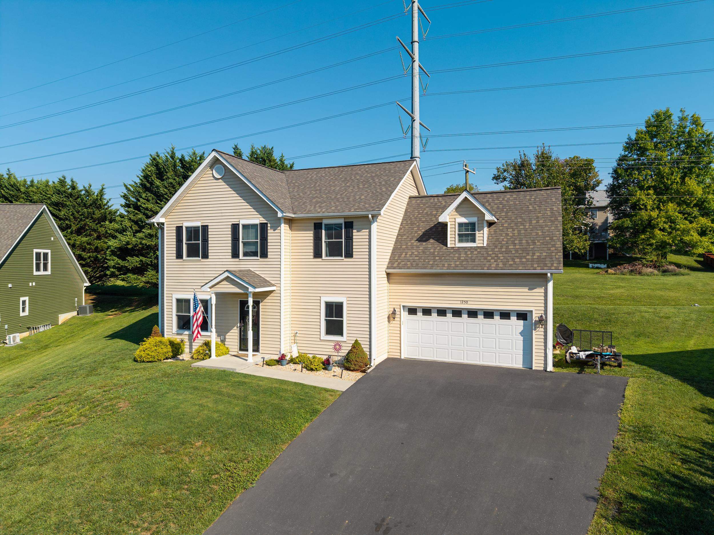 1250 COTTAGE LANE RD, ROCKINGHAM, Virginia 22801, 4 Bedrooms Bedrooms, ,2 BathroomsBathrooms,Residential,1250 COTTAGE LANE RD,681599 MLS # 681599