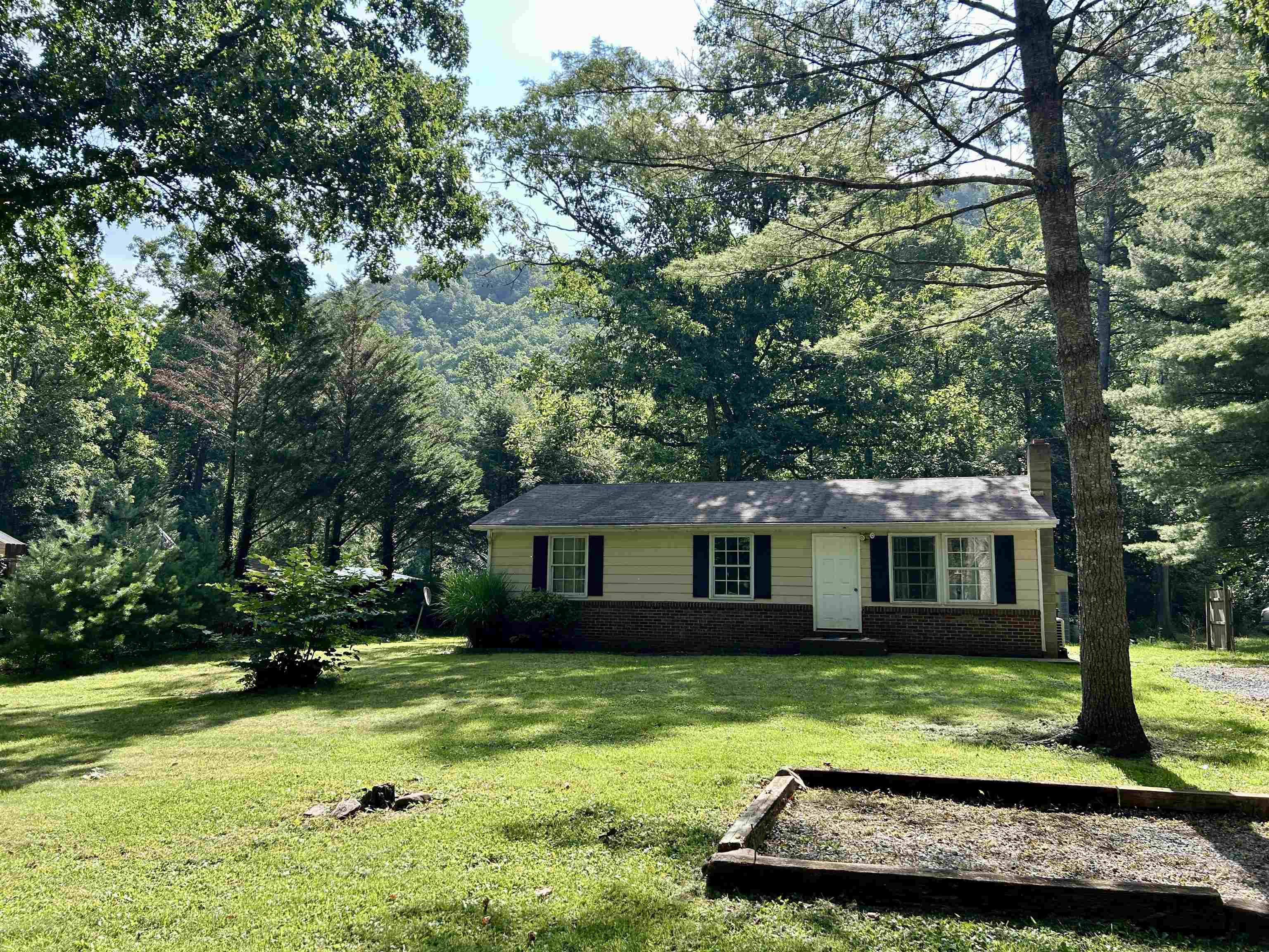 9415 BRIERY BRANCH RD, DAYTON, Virginia 22821, 3 Bedrooms Bedrooms, ,1 BathroomBathrooms,Residential,9415 BRIERY BRANCH RD,681609 MLS # 681609 9415 BRIERY BRANCH RD, DAYTON, Virginia 22821, 3 Bedrooms Bedrooms, ,1 BathroomBathrooms,Residential,9415 BRIERY BRANCH RD,681609 MLS # 681609