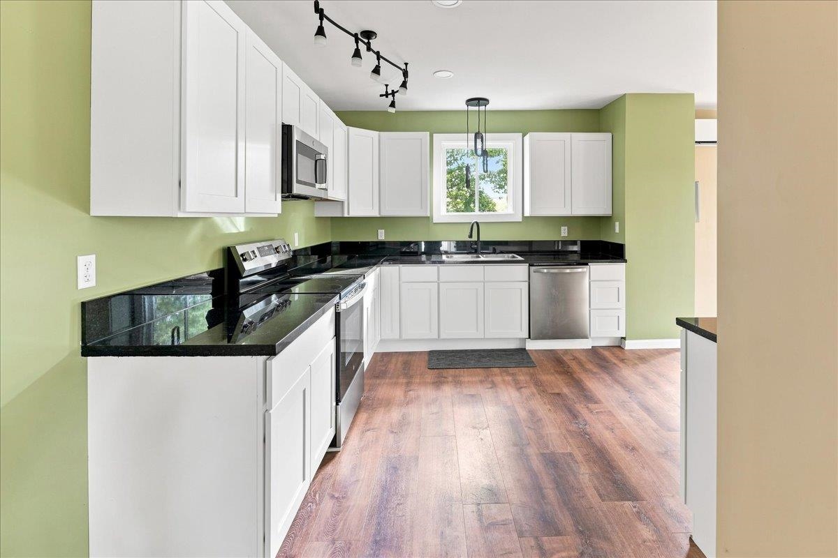 944 SUDBURY ST, STAUNTON, Virginia 24401, 4 Bedrooms Bedrooms, ,3 BathroomsBathrooms,Residential,From downtown on Beverly, left on Montgomery Ave. ,944 SUDBURY ST,681617 MLS # 681617 944 SUDBURY ST, STAUNTON, Virginia 24401, 4 Bedrooms Bedrooms, ,3 BathroomsBathrooms,Residential,From downtown on Beverly, left on Montgomery Ave. ,944 SUDBURY ST,681617 MLS # 681617