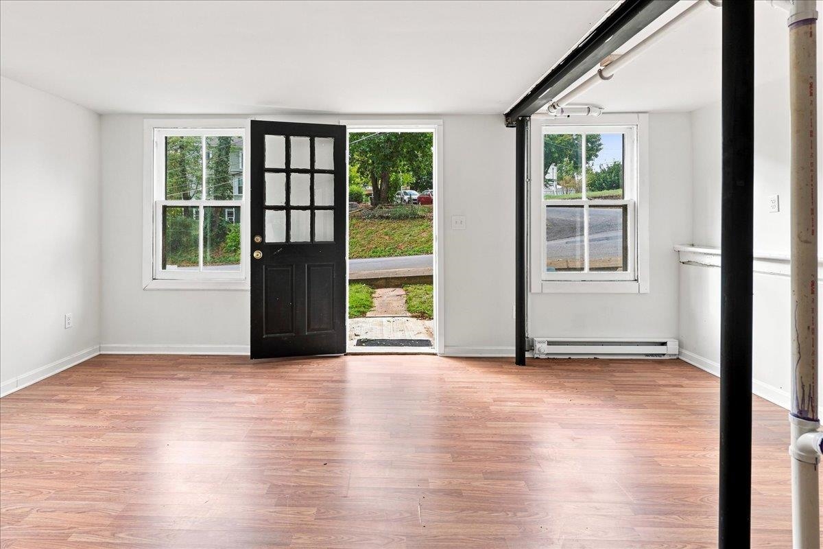 944 SUDBURY ST, STAUNTON, Virginia 24401, 4 Bedrooms Bedrooms, ,3 BathroomsBathrooms,Residential,From downtown on Beverly, left on Montgomery Ave. ,944 SUDBURY ST,681617 MLS # 681617 944 SUDBURY ST, STAUNTON, Virginia 24401, 4 Bedrooms Bedrooms, ,3 BathroomsBathrooms,Residential,From downtown on Beverly, left on Montgomery Ave. ,944 SUDBURY ST,681617 MLS # 681617