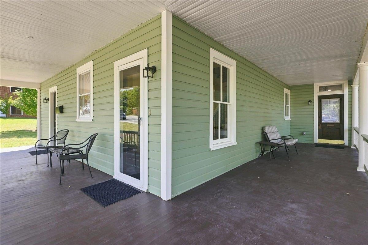 944 SUDBURY ST, STAUNTON, Virginia 24401, 4 Bedrooms Bedrooms, ,3 BathroomsBathrooms,Residential,From downtown on Beverly, left on Montgomery Ave. ,944 SUDBURY ST,681617 MLS # 681617 944 SUDBURY ST, STAUNTON, Virginia 24401, 4 Bedrooms Bedrooms, ,3 BathroomsBathrooms,Residential,From downtown on Beverly, left on Montgomery Ave. ,944 SUDBURY ST,681617 MLS # 681617