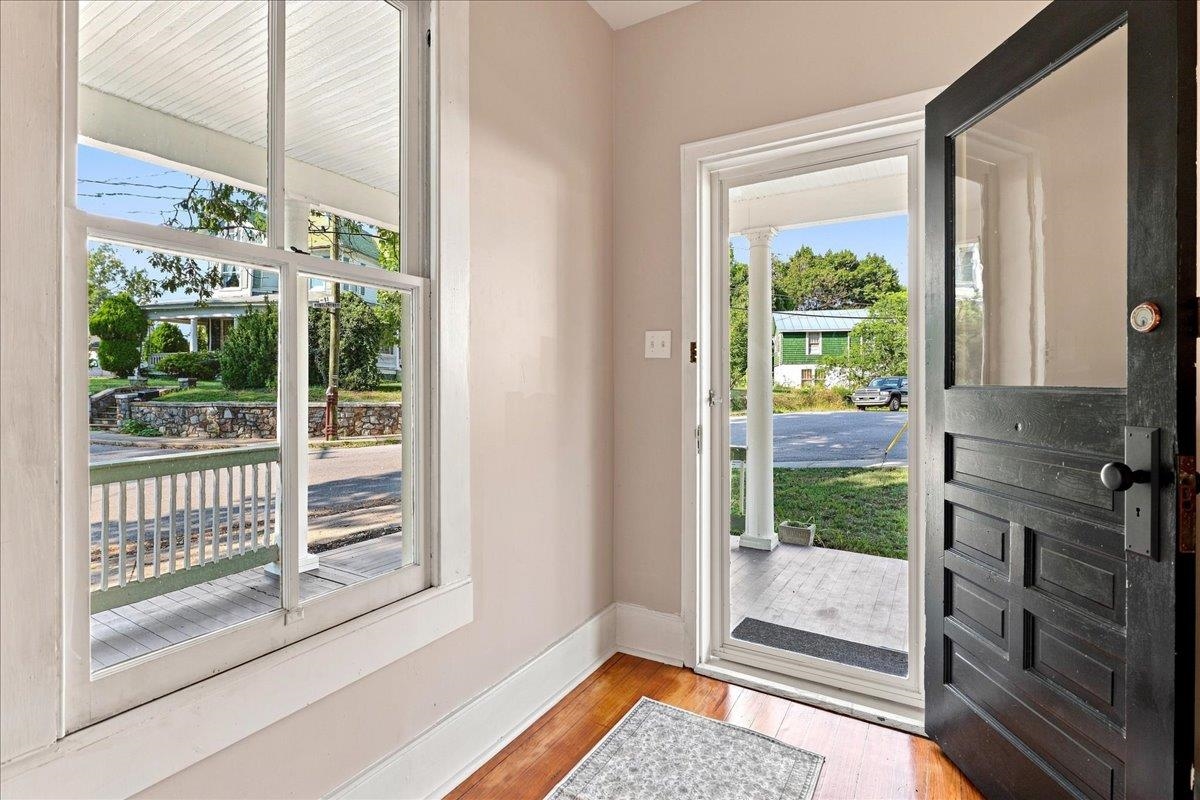 944 SUDBURY ST, STAUNTON, Virginia 24401, 4 Bedrooms Bedrooms, ,3 BathroomsBathrooms,Residential,From downtown on Beverly, left on Montgomery Ave. ,944 SUDBURY ST,681617 MLS # 681617 944 SUDBURY ST, STAUNTON, Virginia 24401, 4 Bedrooms Bedrooms, ,3 BathroomsBathrooms,Residential,From downtown on Beverly, left on Montgomery Ave. ,944 SUDBURY ST,681617 MLS # 681617