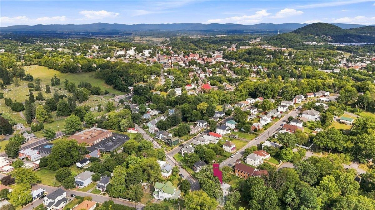 944 SUDBURY ST, STAUNTON, Virginia 24401, 4 Bedrooms Bedrooms, ,3 BathroomsBathrooms,Residential,From downtown on Beverly, left on Montgomery Ave. ,944 SUDBURY ST,681617 MLS # 681617 944 SUDBURY ST, STAUNTON, Virginia 24401, 4 Bedrooms Bedrooms, ,3 BathroomsBathrooms,Residential,From downtown on Beverly, left on Montgomery Ave. ,944 SUDBURY ST,681617 MLS # 681617