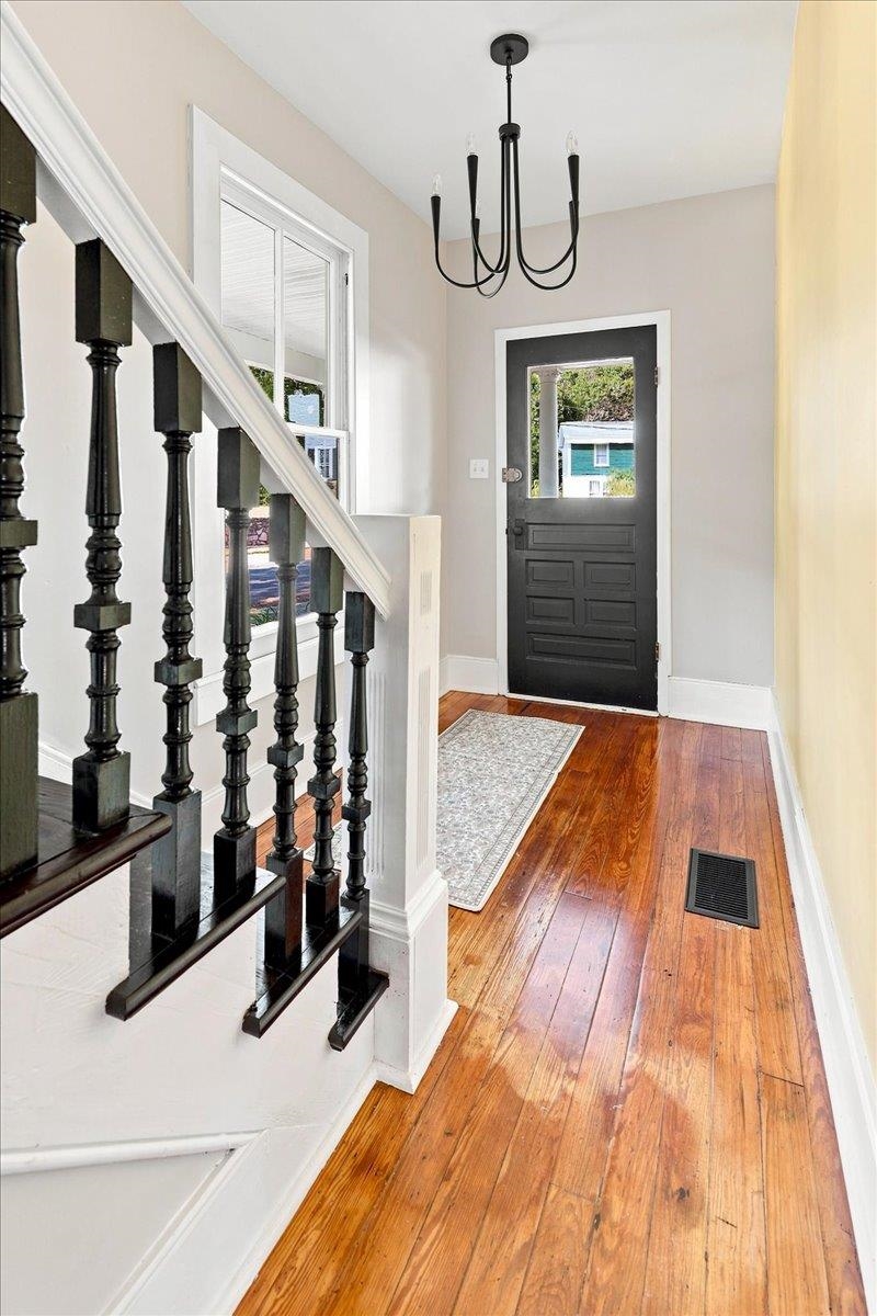 944 SUDBURY ST, STAUNTON, Virginia 24401, 4 Bedrooms Bedrooms, ,3 BathroomsBathrooms,Residential,From downtown on Beverly, left on Montgomery Ave. ,944 SUDBURY ST,681617 MLS # 681617 944 SUDBURY ST, STAUNTON, Virginia 24401, 4 Bedrooms Bedrooms, ,3 BathroomsBathrooms,Residential,From downtown on Beverly, left on Montgomery Ave. ,944 SUDBURY ST,681617 MLS # 681617