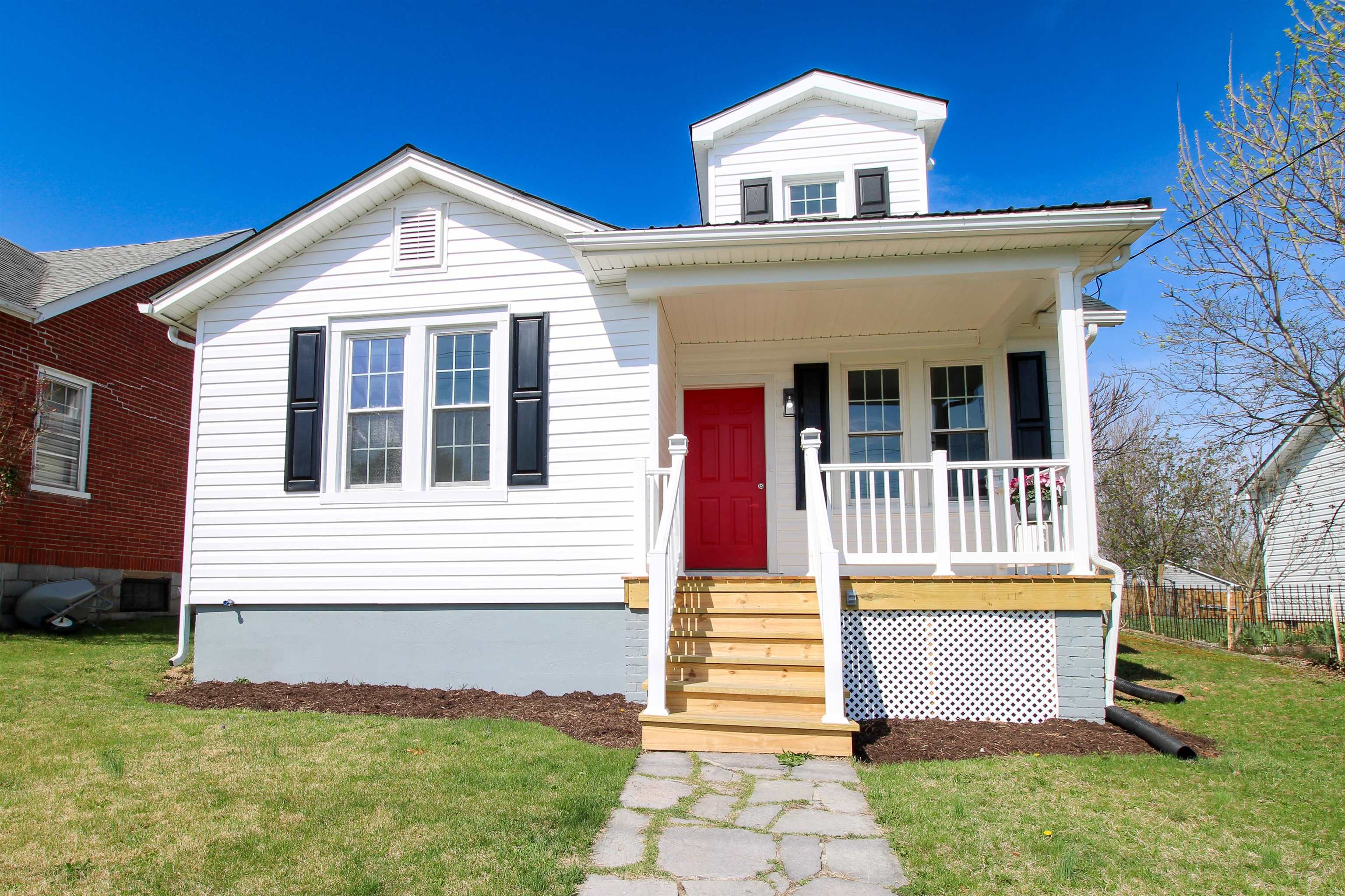 128 S WAVERLY ST, STAUNTON, Virginia 24401, 4 Bedrooms Bedrooms, ,2 BathroomsBathrooms,Residential,128 S WAVERLY ST,681611 MLS # 681611 128 S WAVERLY ST, STAUNTON, Virginia 24401, 4 Bedrooms Bedrooms, ,2 BathroomsBathrooms,Residential,128 S WAVERLY ST,681611 MLS # 681611