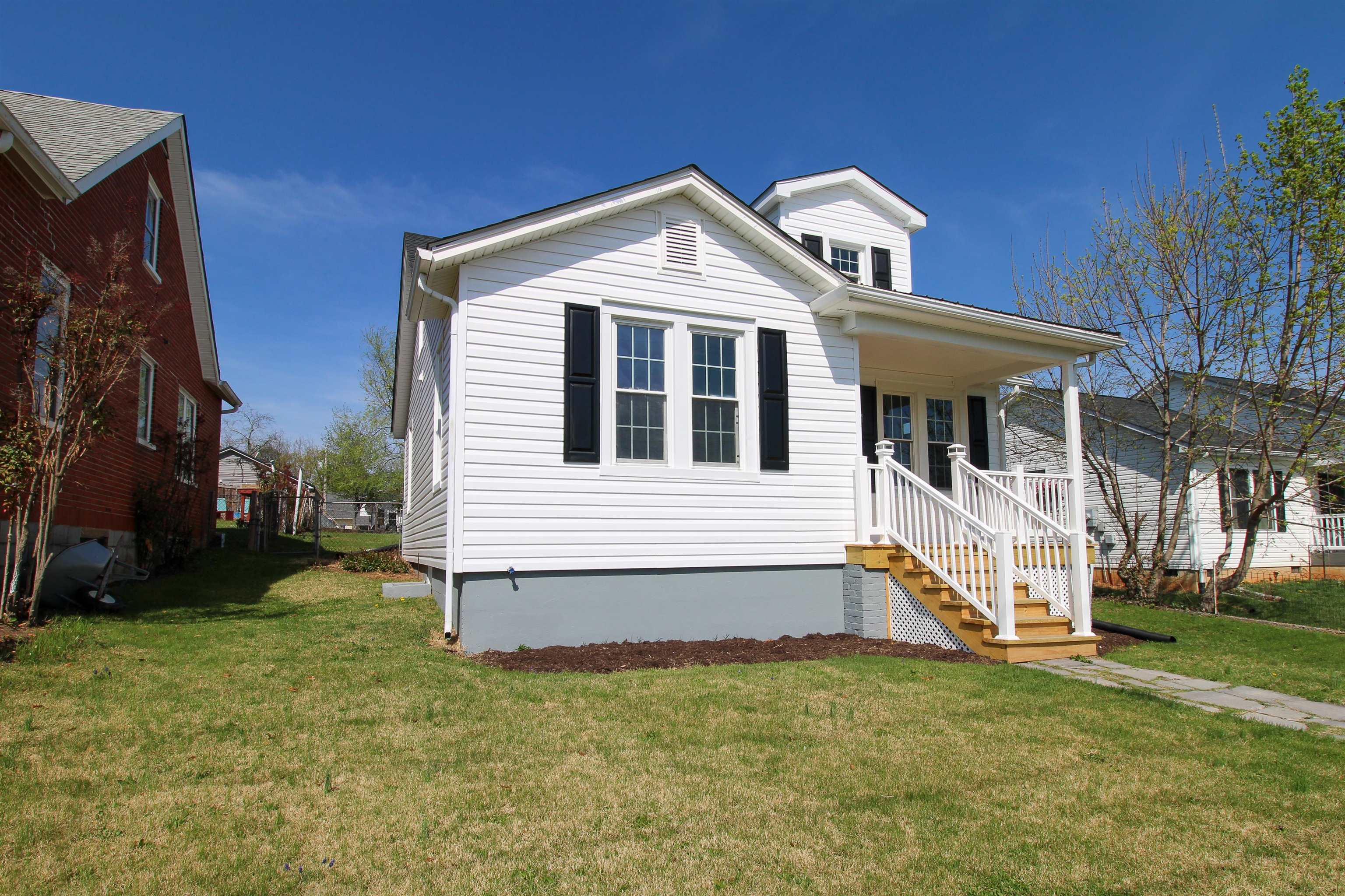 128 S WAVERLY ST, STAUNTON, Virginia 24401, 4 Bedrooms Bedrooms, ,2 BathroomsBathrooms,Residential,128 S WAVERLY ST,681611 MLS # 681611 128 S WAVERLY ST, STAUNTON, Virginia 24401, 4 Bedrooms Bedrooms, ,2 BathroomsBathrooms,Residential,128 S WAVERLY ST,681611 MLS # 681611