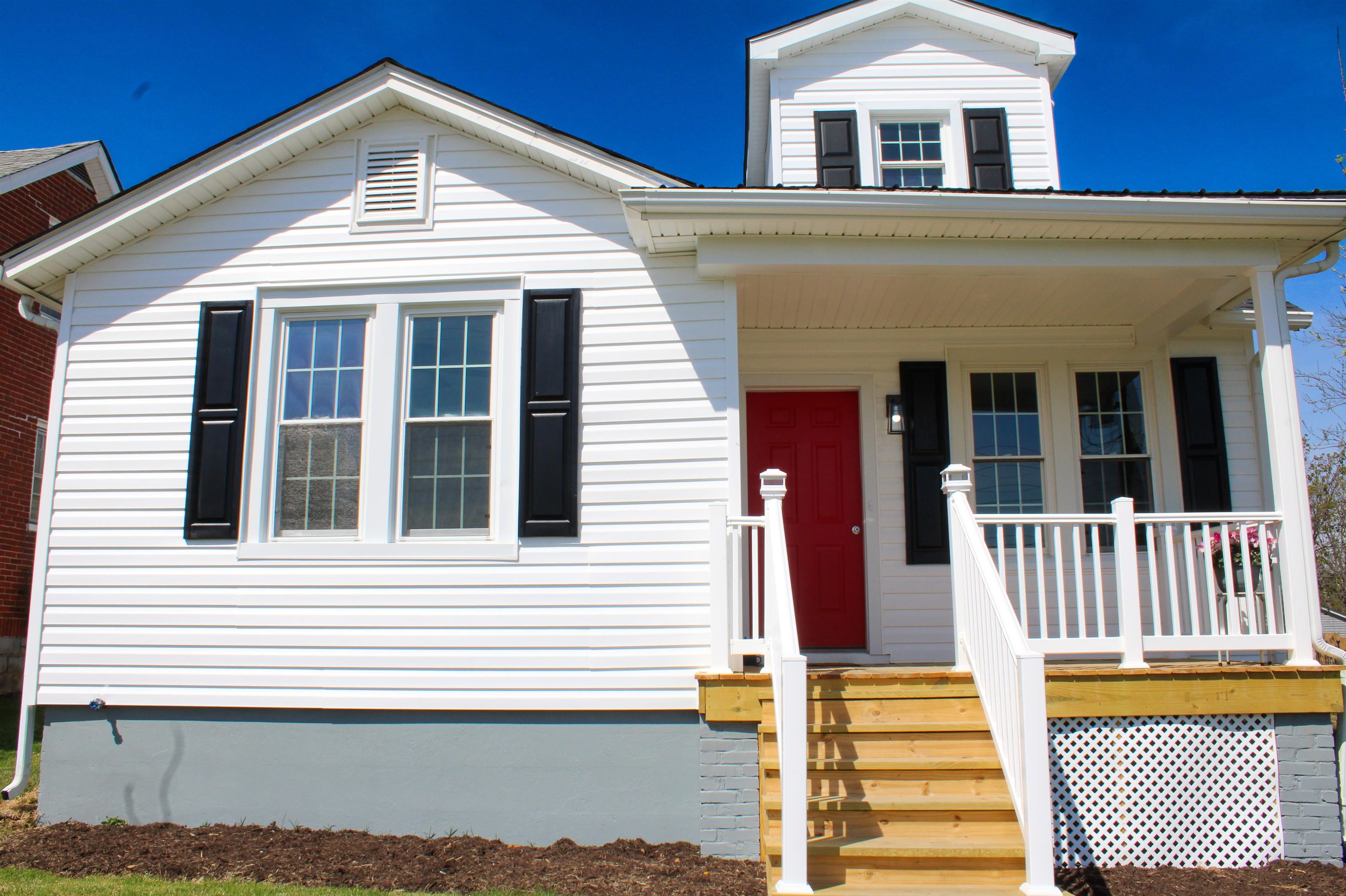 128 S WAVERLY ST, STAUNTON, Virginia 24401, 4 Bedrooms Bedrooms, ,2 BathroomsBathrooms,Residential,128 S WAVERLY ST,681611 MLS # 681611 128 S WAVERLY ST, STAUNTON, Virginia 24401, 4 Bedrooms Bedrooms, ,2 BathroomsBathrooms,Residential,128 S WAVERLY ST,681611 MLS # 681611