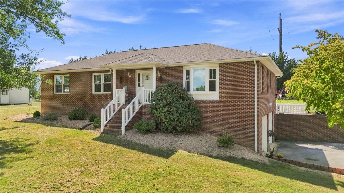 1821 WHITE HILL RD, STUARTS DRAFT, Virginia 24477, 3 Bedrooms Bedrooms, ,2 BathroomsBathrooms,Residential,1821 WHITE HILL RD,681618 MLS # 681618 1821 WHITE HILL RD, STUARTS DRAFT, Virginia 24477, 3 Bedrooms Bedrooms, ,2 BathroomsBathrooms,Residential,1821 WHITE HILL RD,681618 MLS # 681618
