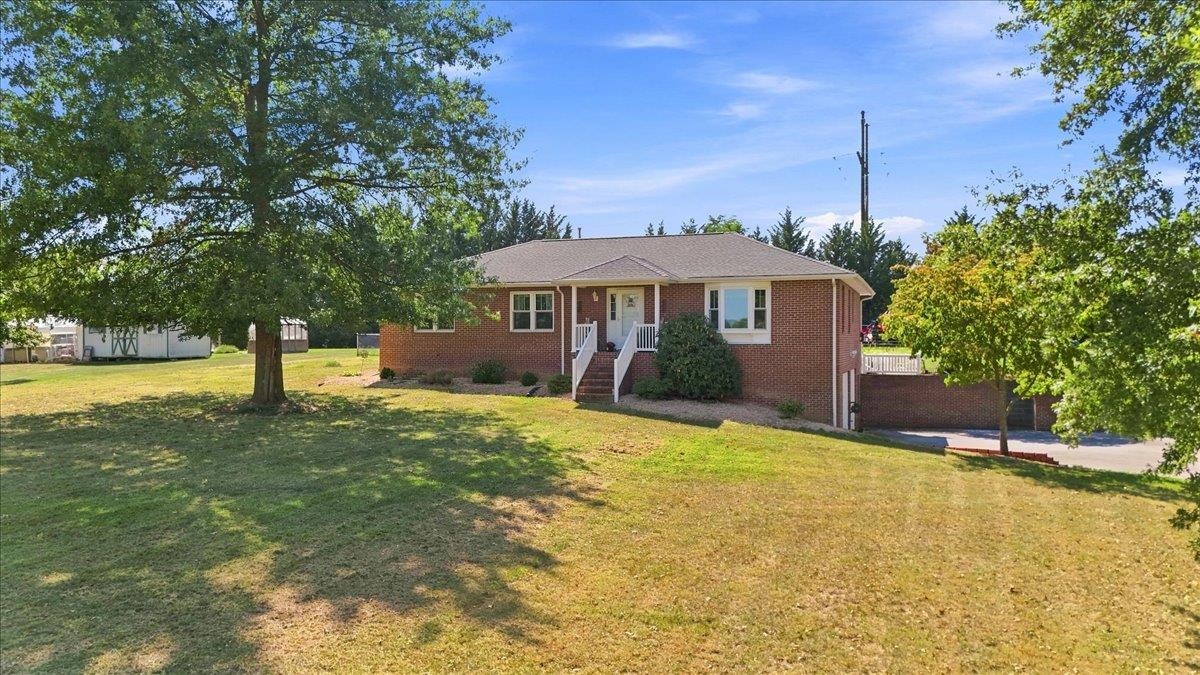 1821 WHITE HILL RD, STUARTS DRAFT, Virginia 24477, 3 Bedrooms Bedrooms, ,2 BathroomsBathrooms,Residential,1821 WHITE HILL RD,681618 MLS # 681618 1821 WHITE HILL RD, STUARTS DRAFT, Virginia 24477, 3 Bedrooms Bedrooms, ,2 BathroomsBathrooms,Residential,1821 WHITE HILL RD,681618 MLS # 681618