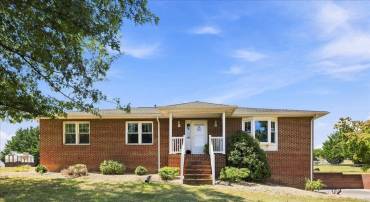 1821 WHITE HILL RD, STUARTS DRAFT, Virginia 24477, 3 Bedrooms Bedrooms, ,2 BathroomsBathrooms,Residential,1821 WHITE HILL RD,681618 MLS # 681618
