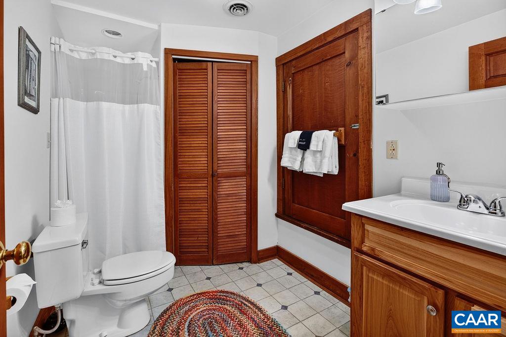 83 FORTUNES RIDGE DR, WINTERGREEN, Virginia 22967, 4 Bedrooms Bedrooms, ,3 BathroomsBathrooms,Residential,Chestnut Cabin,83 FORTUNES RIDGE DR,681403 MLS # 681403 83 FORTUNES RIDGE DR, WINTERGREEN, Virginia 22967, 4 Bedrooms Bedrooms, ,3 BathroomsBathrooms,Residential,Chestnut Cabin,83 FORTUNES RIDGE DR,681403 MLS # 681403