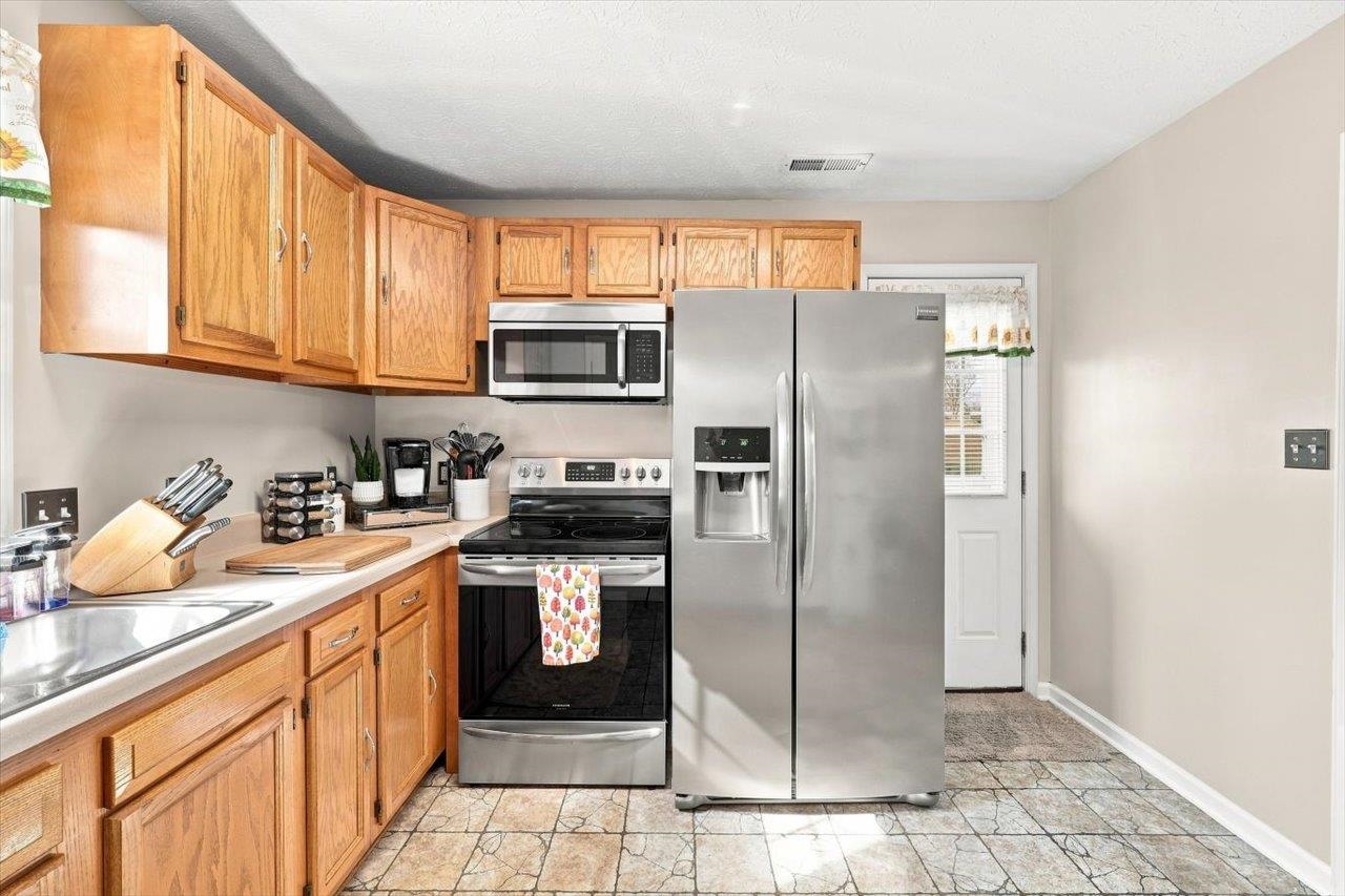 924 SHERWOOD AVE, WAYNESBORO, Virginia 22980, 3 Bedrooms Bedrooms, ,2 BathroomsBathrooms,Residential,924 SHERWOOD AVE,681633 MLS # 681633