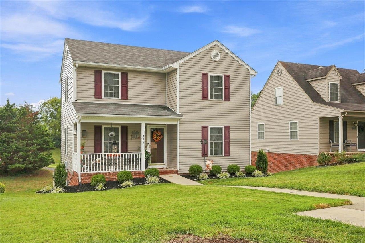 924 SHERWOOD AVE, WAYNESBORO, Virginia 22980, 3 Bedrooms Bedrooms, ,2 BathroomsBathrooms,Residential,924 SHERWOOD AVE,681633 MLS # 681633