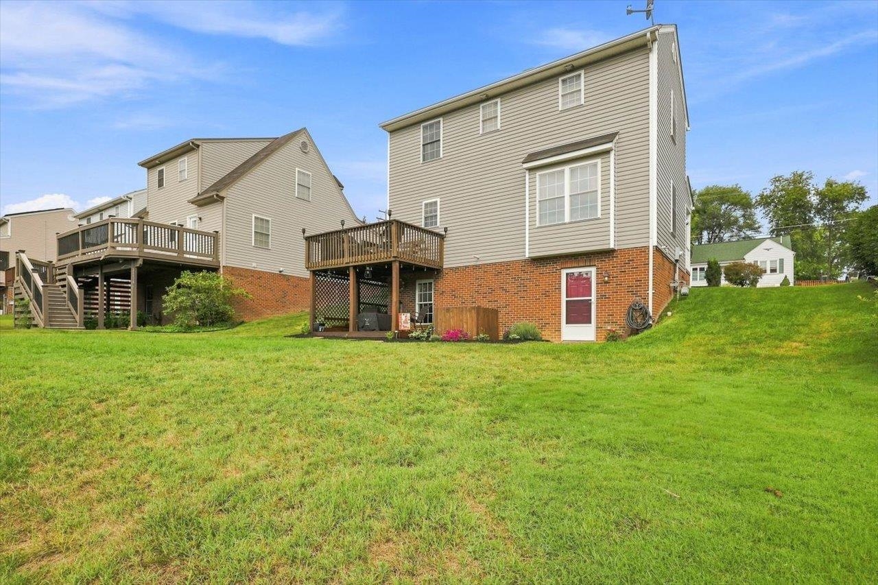924 SHERWOOD AVE, WAYNESBORO, Virginia 22980, 3 Bedrooms Bedrooms, ,2 BathroomsBathrooms,Residential,924 SHERWOOD AVE,681633 MLS # 681633