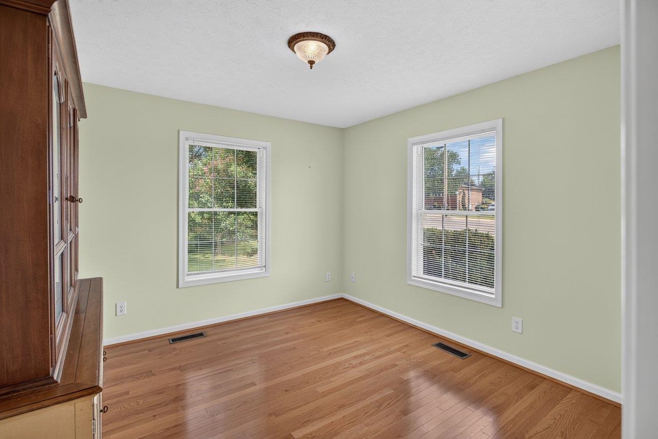 1800 RHIANON LN, HARRISONBURG, Virginia 22801, 3 Bedrooms Bedrooms, ,2 BathroomsBathrooms,Residential,1800 RHIANON LN,681575 MLS # 681575 1800 RHIANON LN, HARRISONBURG, Virginia 22801, 3 Bedrooms Bedrooms, ,2 BathroomsBathrooms,Residential,1800 RHIANON LN,681575 MLS # 681575