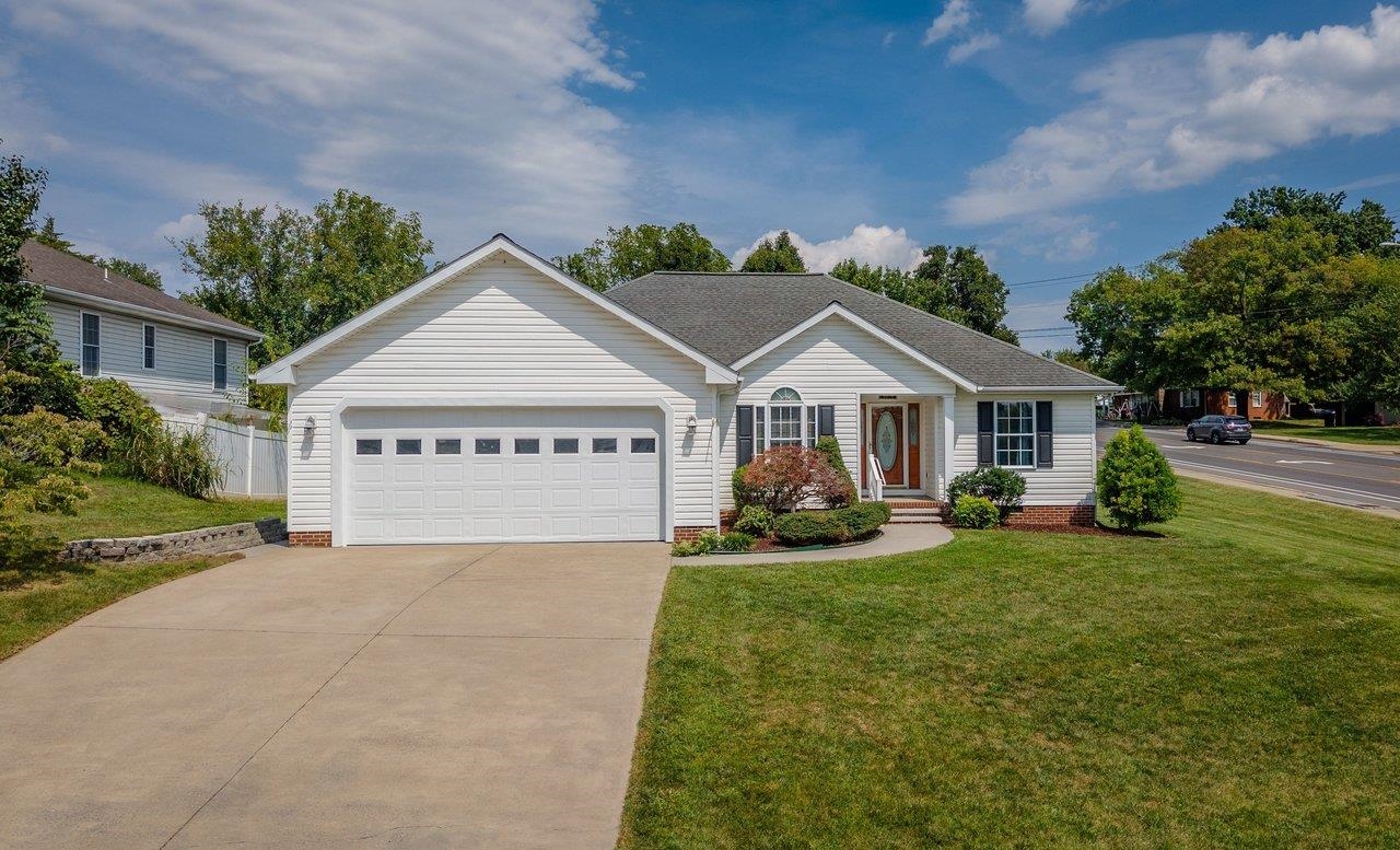 1800 RHIANON LN, HARRISONBURG, Virginia 22801, 3 Bedrooms Bedrooms, ,2 BathroomsBathrooms,Residential,1800 RHIANON LN,681575 MLS # 681575 1800 RHIANON LN, HARRISONBURG, Virginia 22801, 3 Bedrooms Bedrooms, ,2 BathroomsBathrooms,Residential,1800 RHIANON LN,681575 MLS # 681575