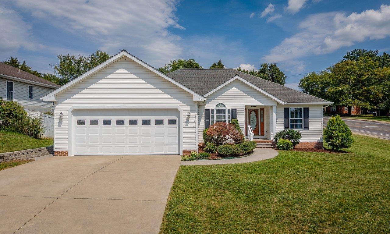 1800 RHIANON LN, HARRISONBURG, Virginia 22801, 3 Bedrooms Bedrooms, ,2 BathroomsBathrooms,Residential,1800 RHIANON LN,681575 MLS # 681575 1800 RHIANON LN, HARRISONBURG, Virginia 22801, 3 Bedrooms Bedrooms, ,2 BathroomsBathrooms,Residential,1800 RHIANON LN,681575 MLS # 681575