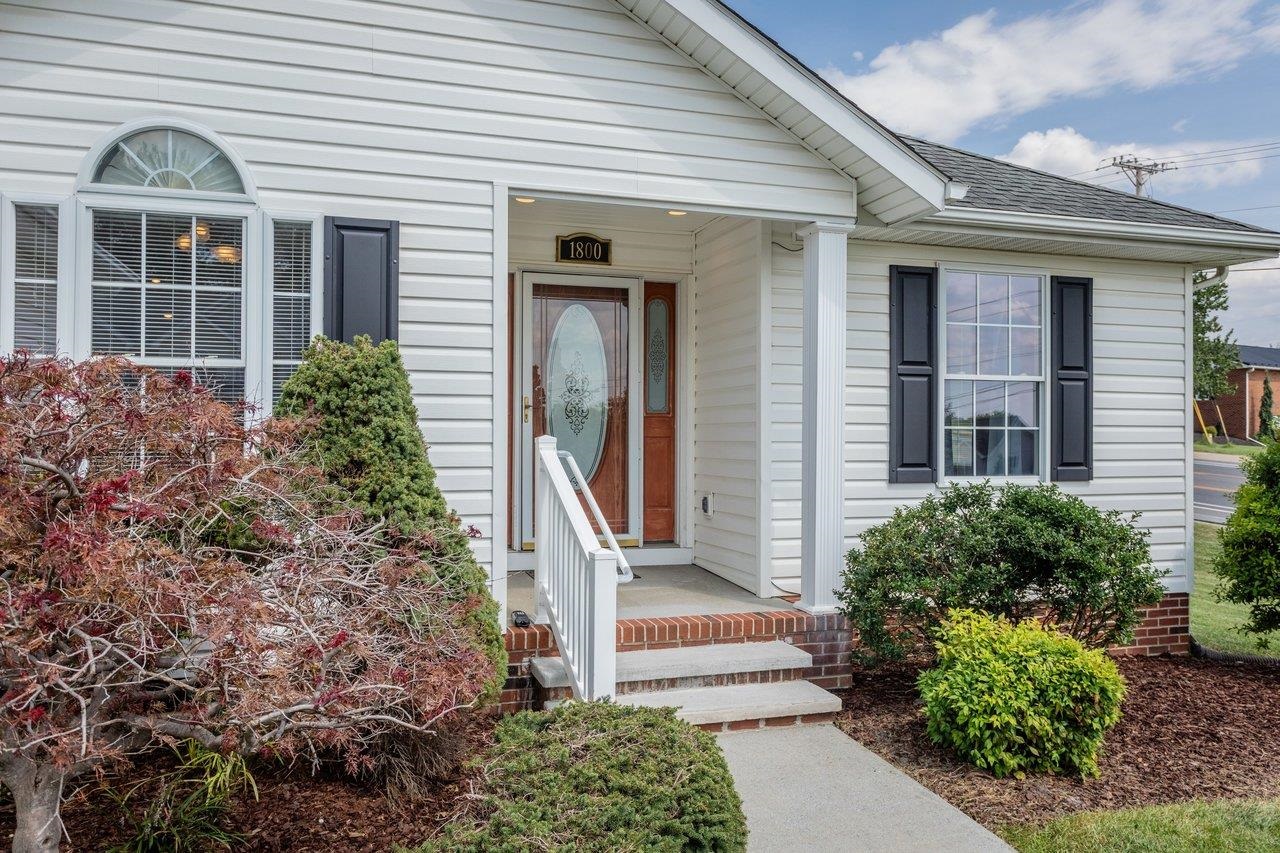 1800 RHIANON LN, HARRISONBURG, Virginia 22801, 3 Bedrooms Bedrooms, ,2 BathroomsBathrooms,Residential,1800 RHIANON LN,681575 MLS # 681575 1800 RHIANON LN, HARRISONBURG, Virginia 22801, 3 Bedrooms Bedrooms, ,2 BathroomsBathrooms,Residential,1800 RHIANON LN,681575 MLS # 681575