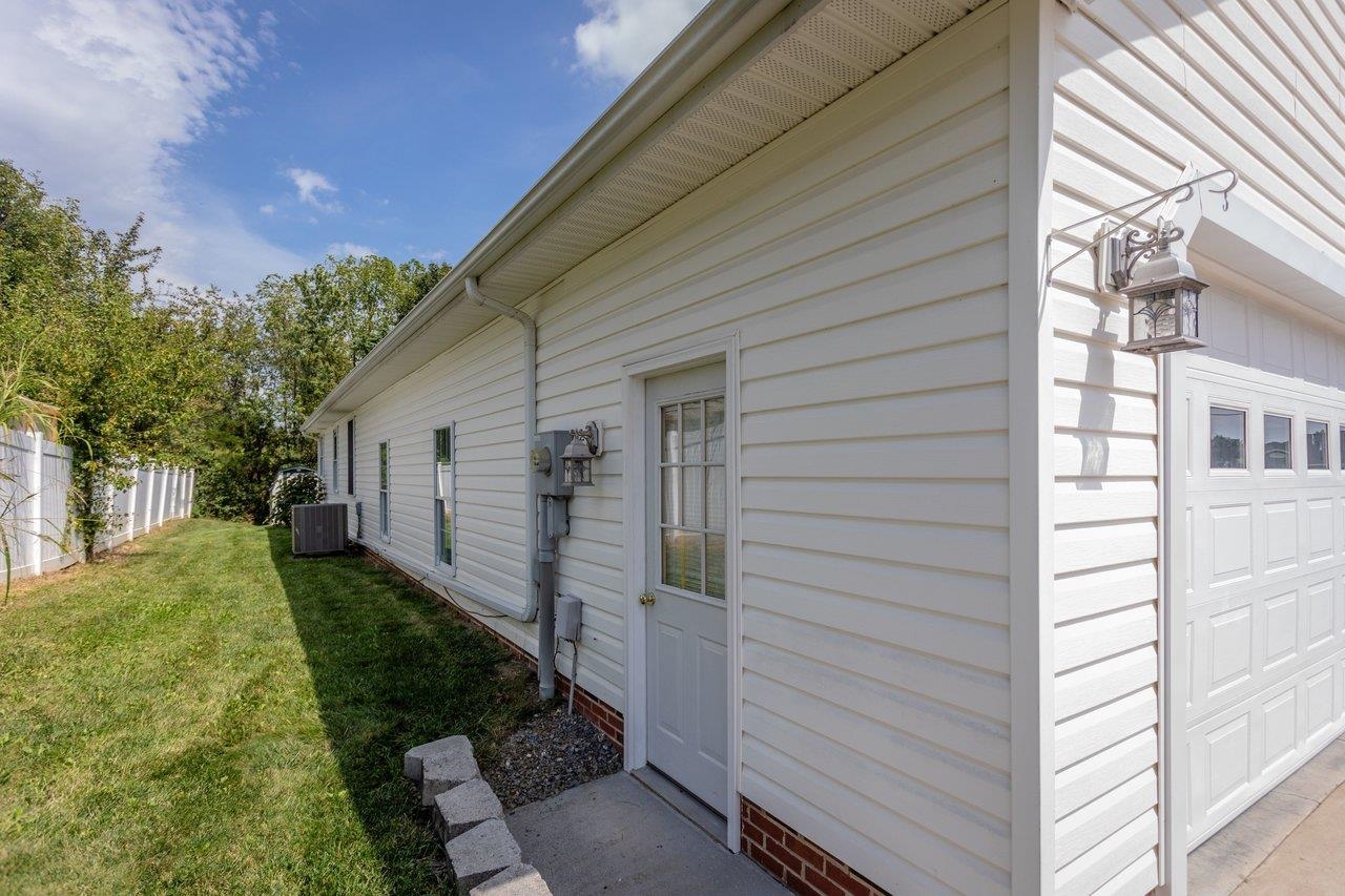 1800 RHIANON LN, HARRISONBURG, Virginia 22801, 3 Bedrooms Bedrooms, ,2 BathroomsBathrooms,Residential,1800 RHIANON LN,681575 MLS # 681575 1800 RHIANON LN, HARRISONBURG, Virginia 22801, 3 Bedrooms Bedrooms, ,2 BathroomsBathrooms,Residential,1800 RHIANON LN,681575 MLS # 681575