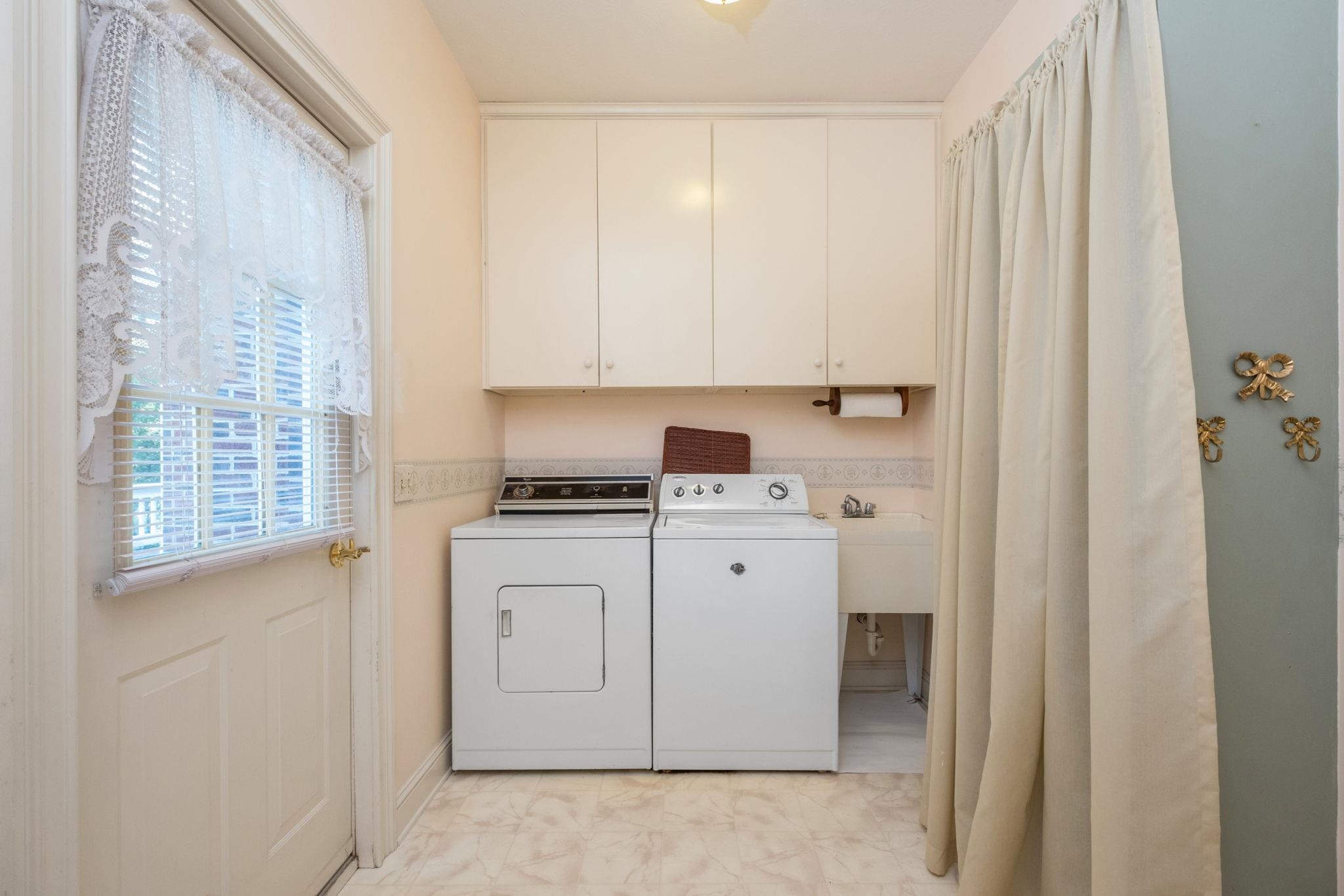 257 DIVOT DR, HARRISONBURG, Virginia 22802, 4 Bedrooms Bedrooms, ,4 BathroomsBathrooms,Residential,257 DIVOT DR,681641 MLS # 681641