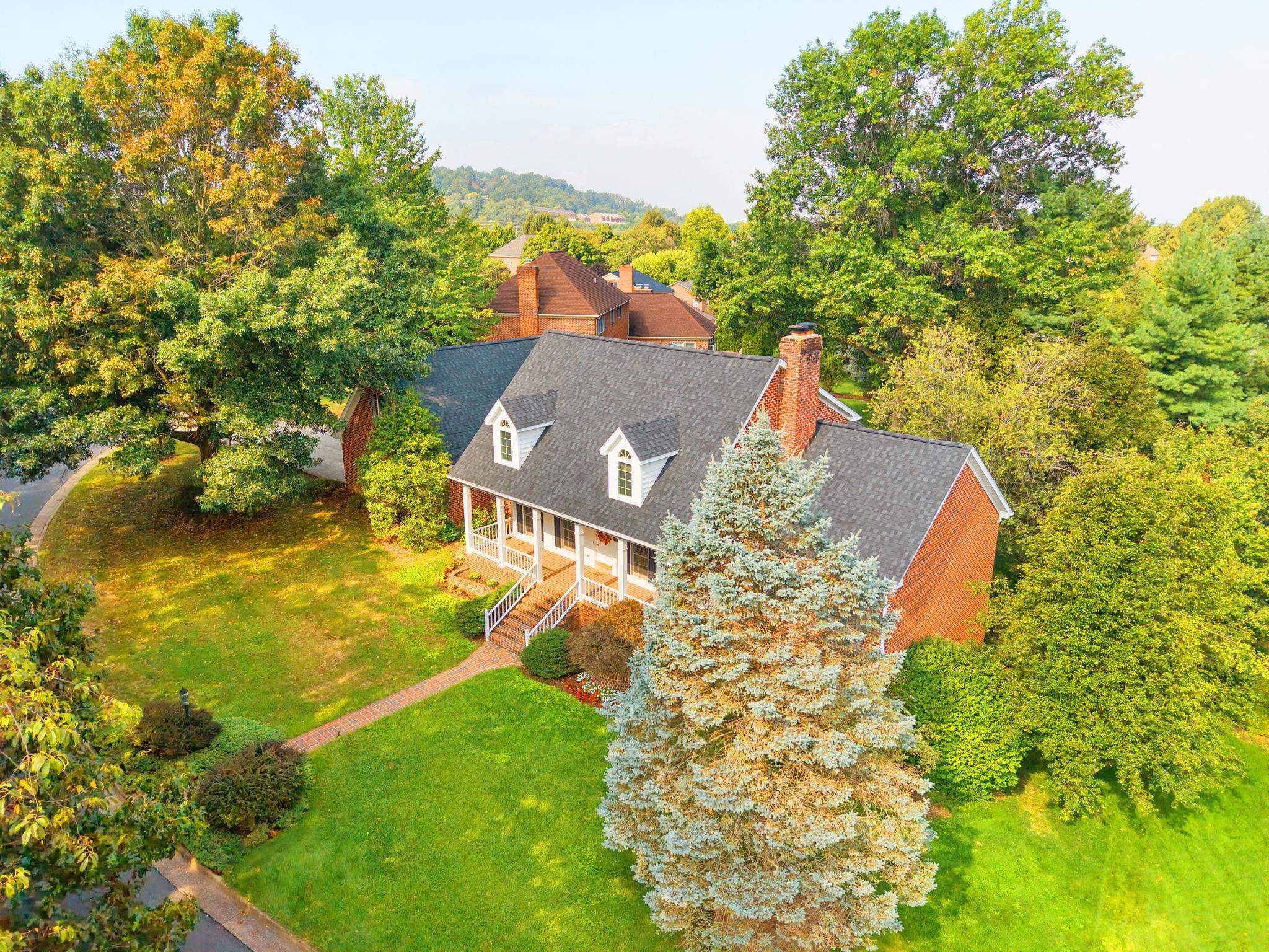 257 DIVOT DR, HARRISONBURG, Virginia 22802, 4 Bedrooms Bedrooms, ,4 BathroomsBathrooms,Residential,257 DIVOT DR,681641 MLS # 681641