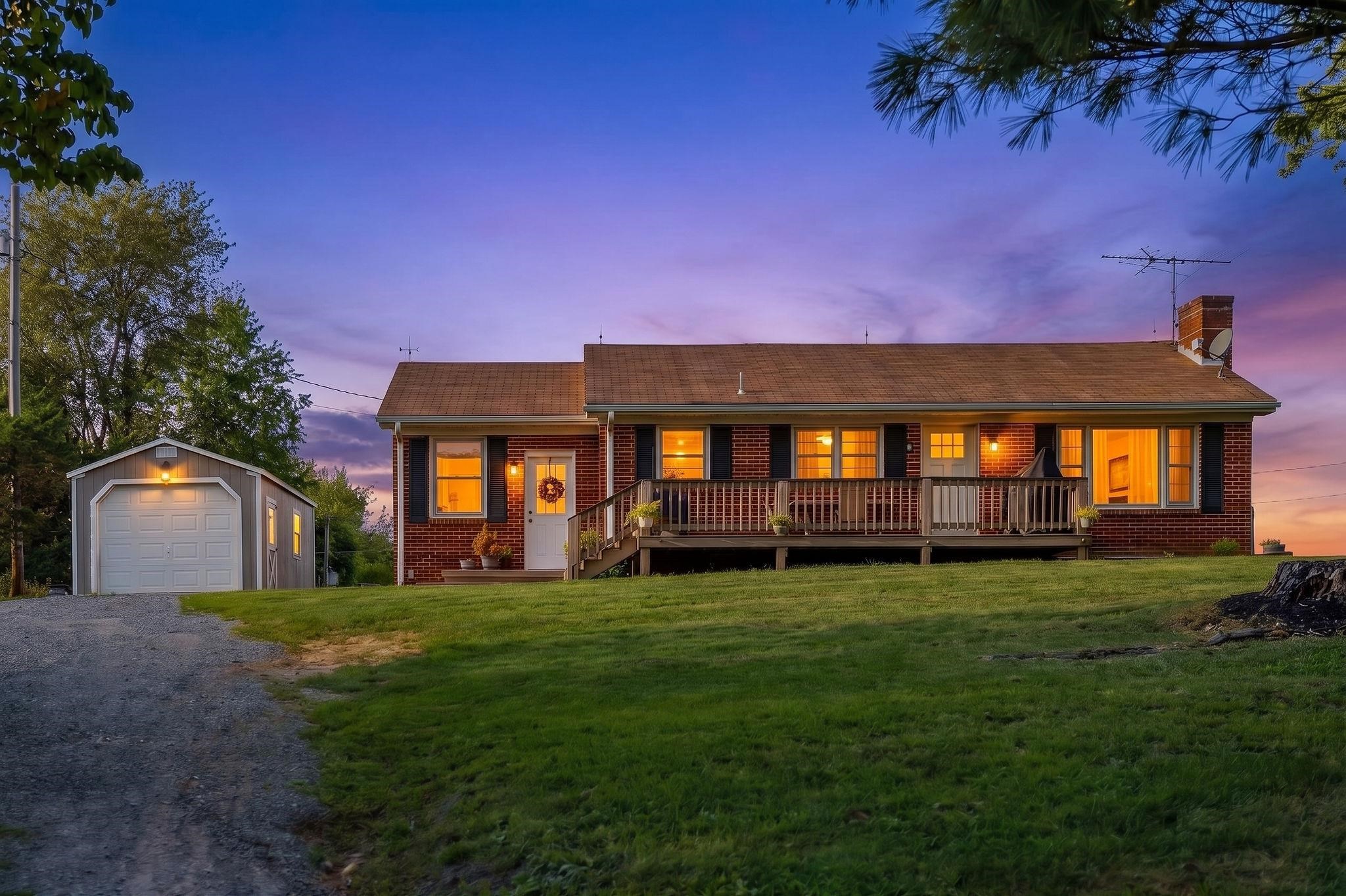 7827 N LEE HWY, RAPHINE, Virginia 24472, 2 Bedrooms Bedrooms, ,1 BathroomBathrooms,Residential,7827 N LEE HWY,681649 MLS # 681649