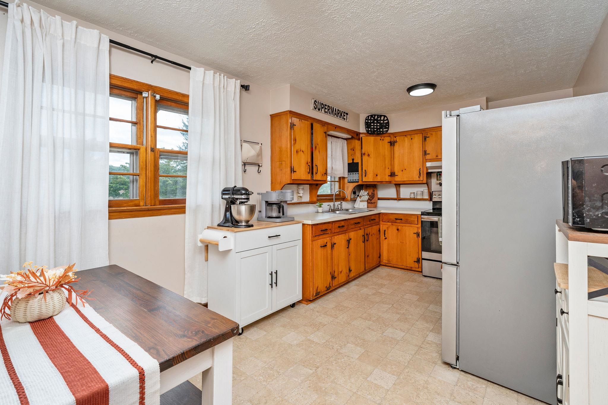 7827 N LEE HWY, RAPHINE, Virginia 24472, 2 Bedrooms Bedrooms, ,1 BathroomBathrooms,Residential,7827 N LEE HWY,681649 MLS # 681649 7827 N LEE HWY, RAPHINE, Virginia 24472, 2 Bedrooms Bedrooms, ,1 BathroomBathrooms,Residential,7827 N LEE HWY,681649 MLS # 681649