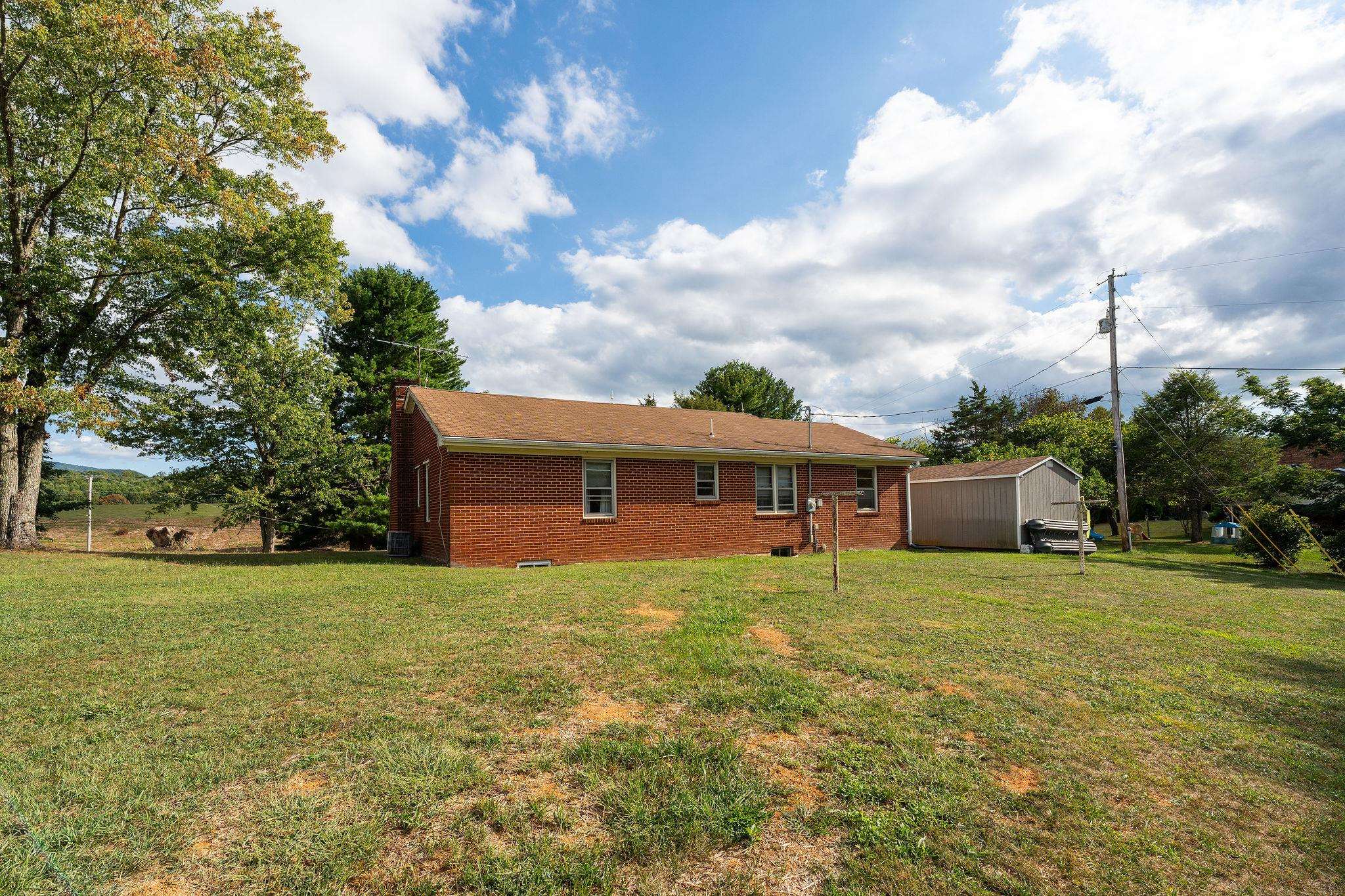 7827 N LEE HWY, RAPHINE, Virginia 24472, 2 Bedrooms Bedrooms, ,1 BathroomBathrooms,Residential,7827 N LEE HWY,681649 MLS # 681649 7827 N LEE HWY, RAPHINE, Virginia 24472, 2 Bedrooms Bedrooms, ,1 BathroomBathrooms,Residential,7827 N LEE HWY,681649 MLS # 681649