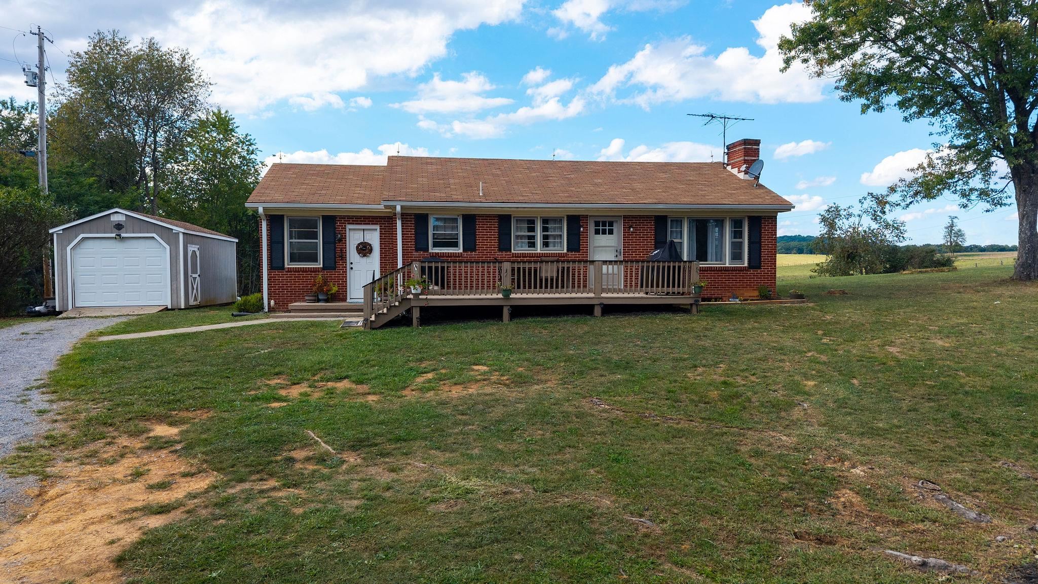 7827 N LEE HWY, RAPHINE, Virginia 24472, 2 Bedrooms Bedrooms, ,1 BathroomBathrooms,Residential,7827 N LEE HWY,681649 MLS # 681649 7827 N LEE HWY, RAPHINE, Virginia 24472, 2 Bedrooms Bedrooms, ,1 BathroomBathrooms,Residential,7827 N LEE HWY,681649 MLS # 681649