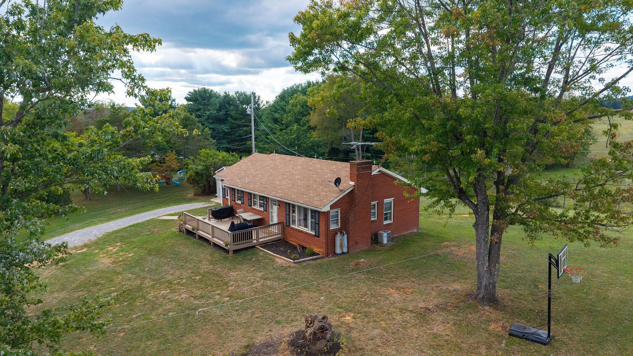 7827 N LEE HWY, RAPHINE, Virginia 24472, 2 Bedrooms Bedrooms, ,1 BathroomBathrooms,Residential,7827 N LEE HWY,681649 MLS # 681649 7827 N LEE HWY, RAPHINE, Virginia 24472, 2 Bedrooms Bedrooms, ,1 BathroomBathrooms,Residential,7827 N LEE HWY,681649 MLS # 681649