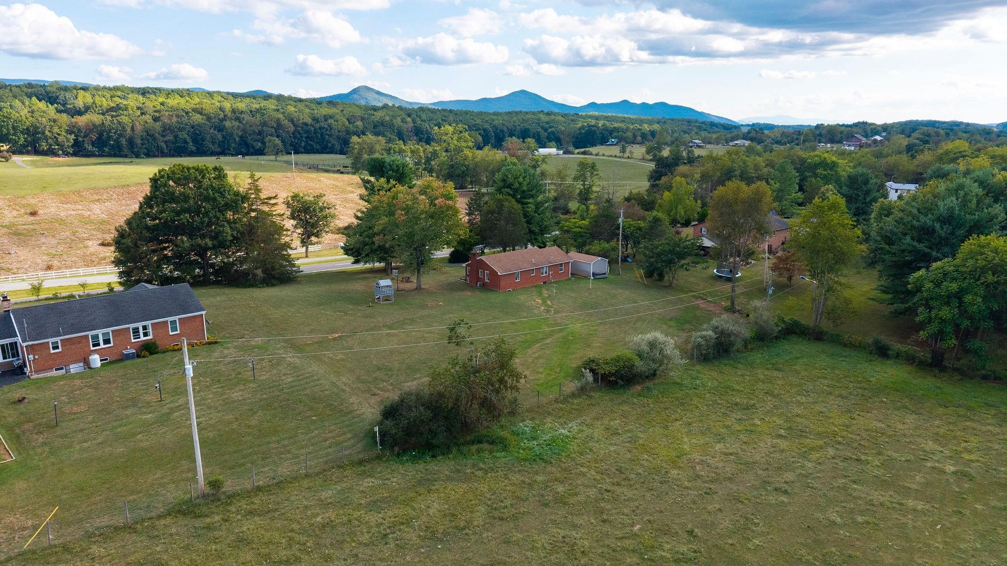 7827 N LEE HWY, RAPHINE, Virginia 24472, 2 Bedrooms Bedrooms, ,1 BathroomBathrooms,Residential,7827 N LEE HWY,681649 MLS # 681649 7827 N LEE HWY, RAPHINE, Virginia 24472, 2 Bedrooms Bedrooms, ,1 BathroomBathrooms,Residential,7827 N LEE HWY,681649 MLS # 681649