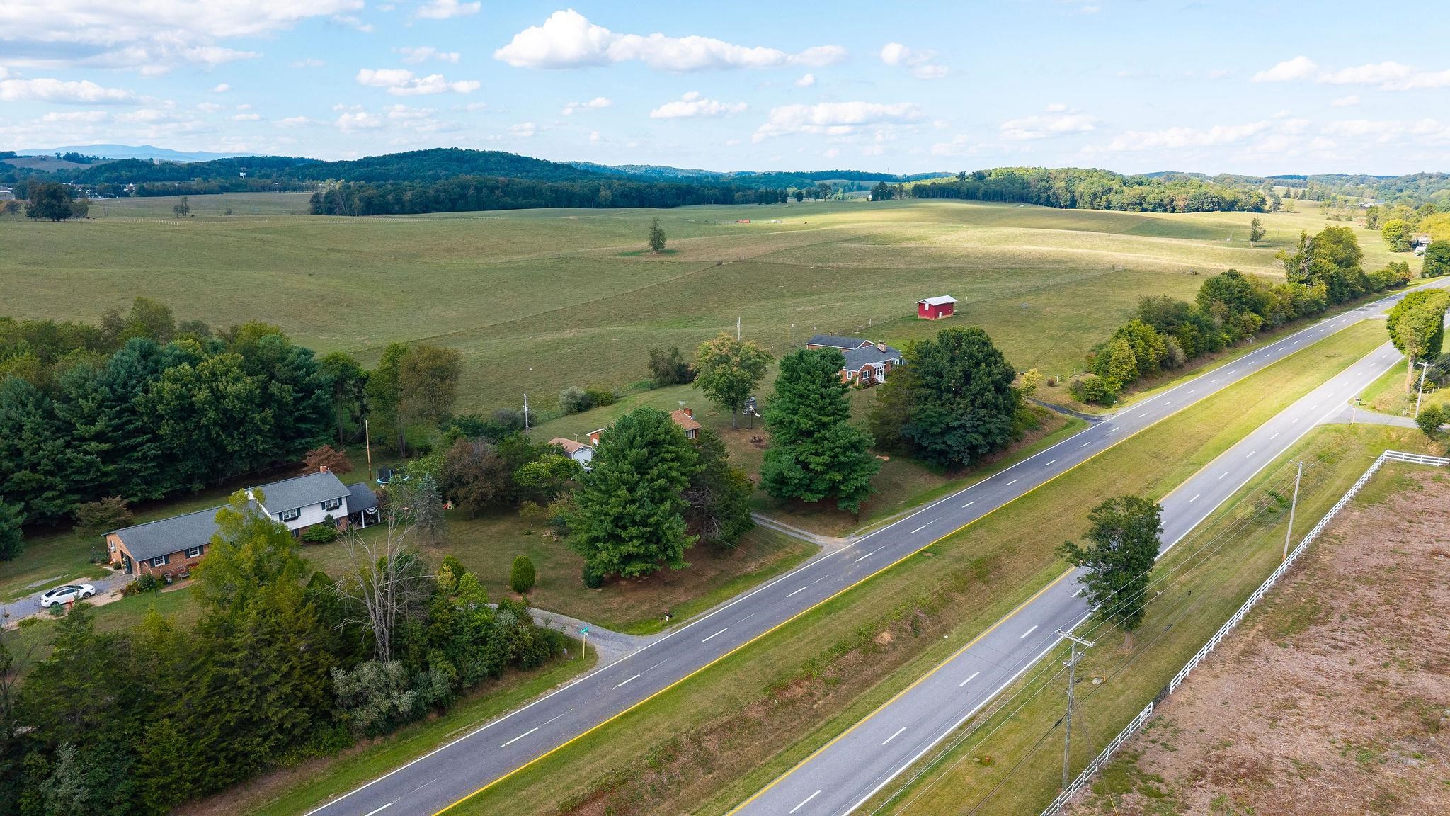 7827 N LEE HWY, RAPHINE, Virginia 24472, 2 Bedrooms Bedrooms, ,1 BathroomBathrooms,Residential,7827 N LEE HWY,681649 MLS # 681649 7827 N LEE HWY, RAPHINE, Virginia 24472, 2 Bedrooms Bedrooms, ,1 BathroomBathrooms,Residential,7827 N LEE HWY,681649 MLS # 681649