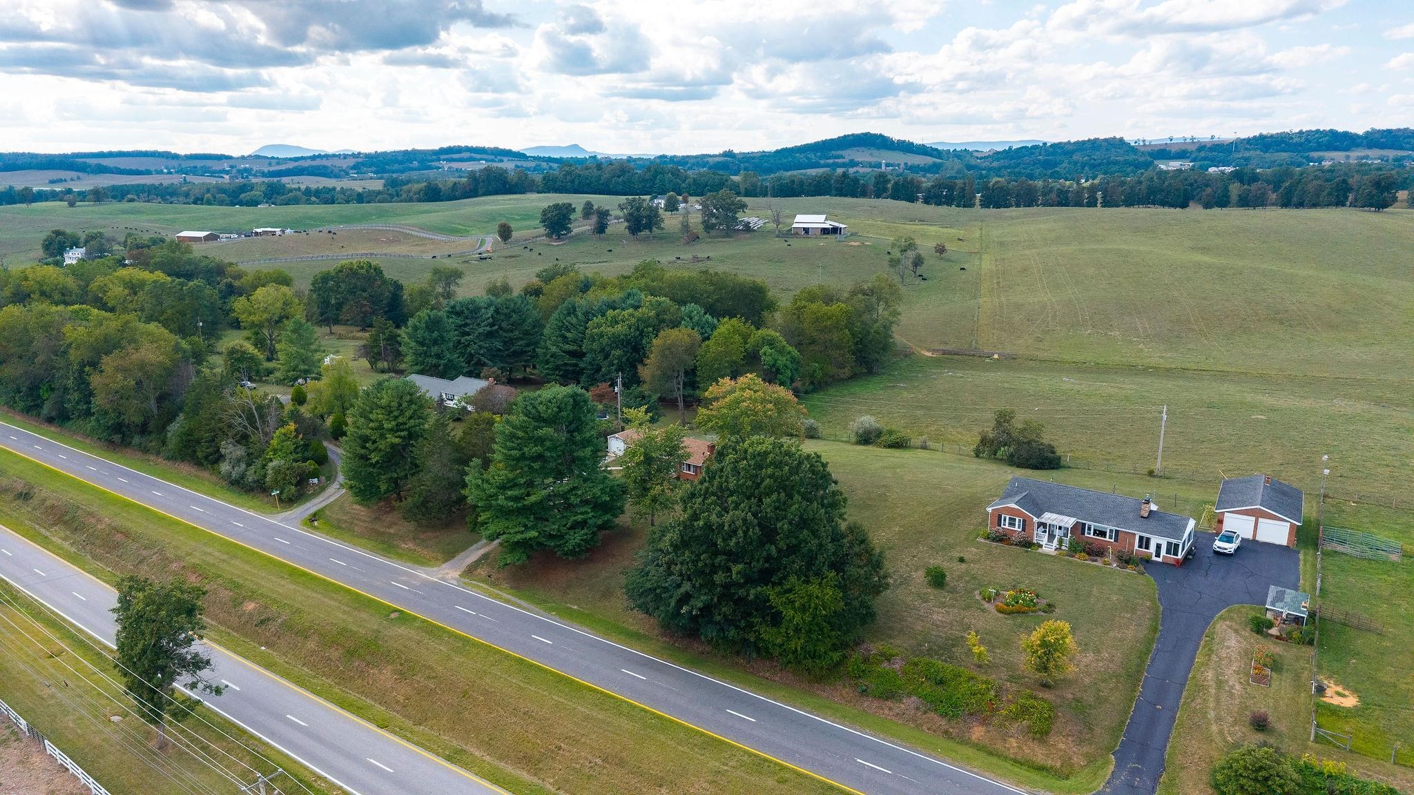 7827 N LEE HWY, RAPHINE, Virginia 24472, 2 Bedrooms Bedrooms, ,1 BathroomBathrooms,Residential,7827 N LEE HWY,681649 MLS # 681649 7827 N LEE HWY, RAPHINE, Virginia 24472, 2 Bedrooms Bedrooms, ,1 BathroomBathrooms,Residential,7827 N LEE HWY,681649 MLS # 681649