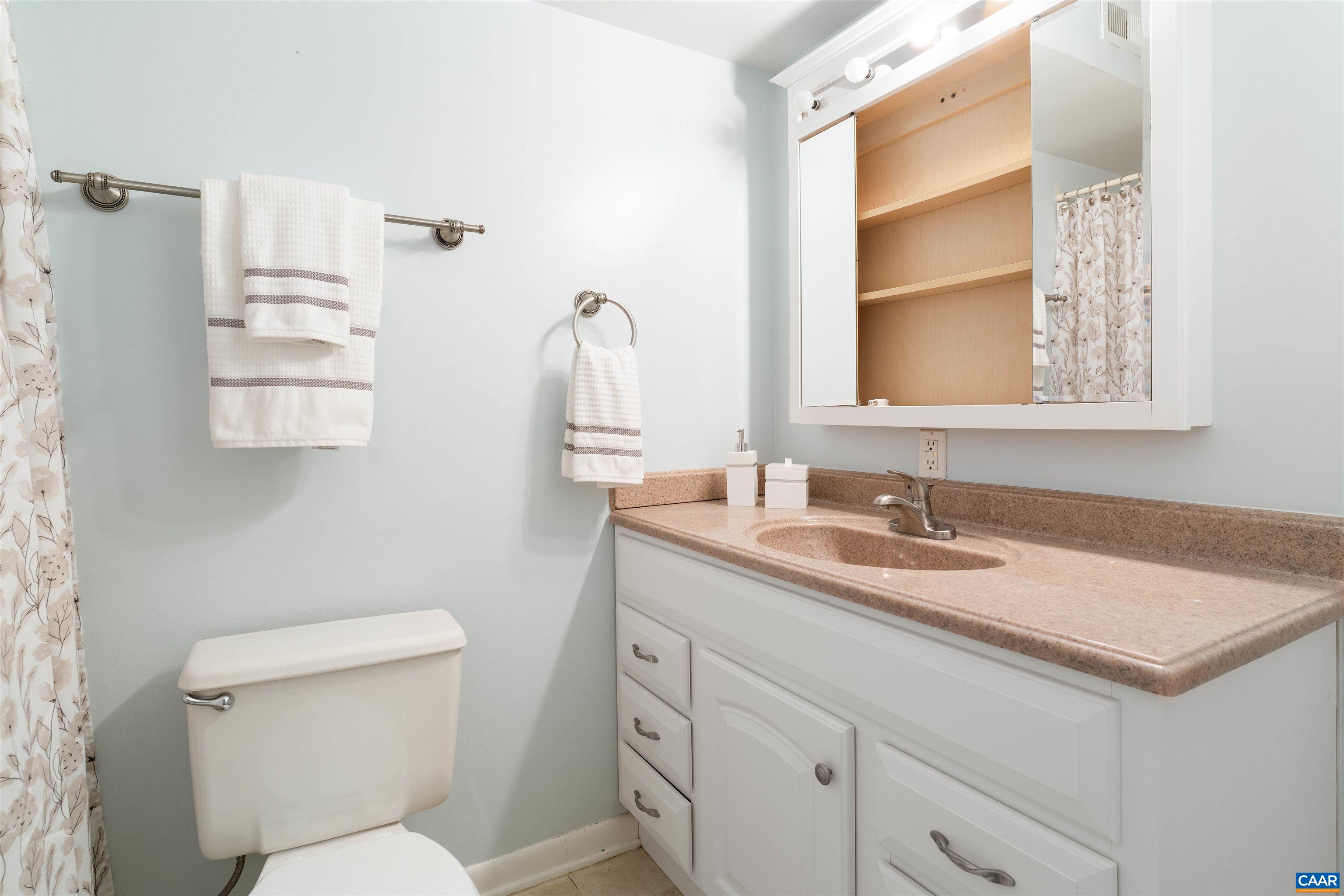 101 TURTLE CREEK LN, CHARLOTTESVILLE, Virginia 22901, 2 Bedrooms Bedrooms, ,2 BathroomsBathrooms,Residential,101 TURTLE CREEK LN,681656 MLS # 681656