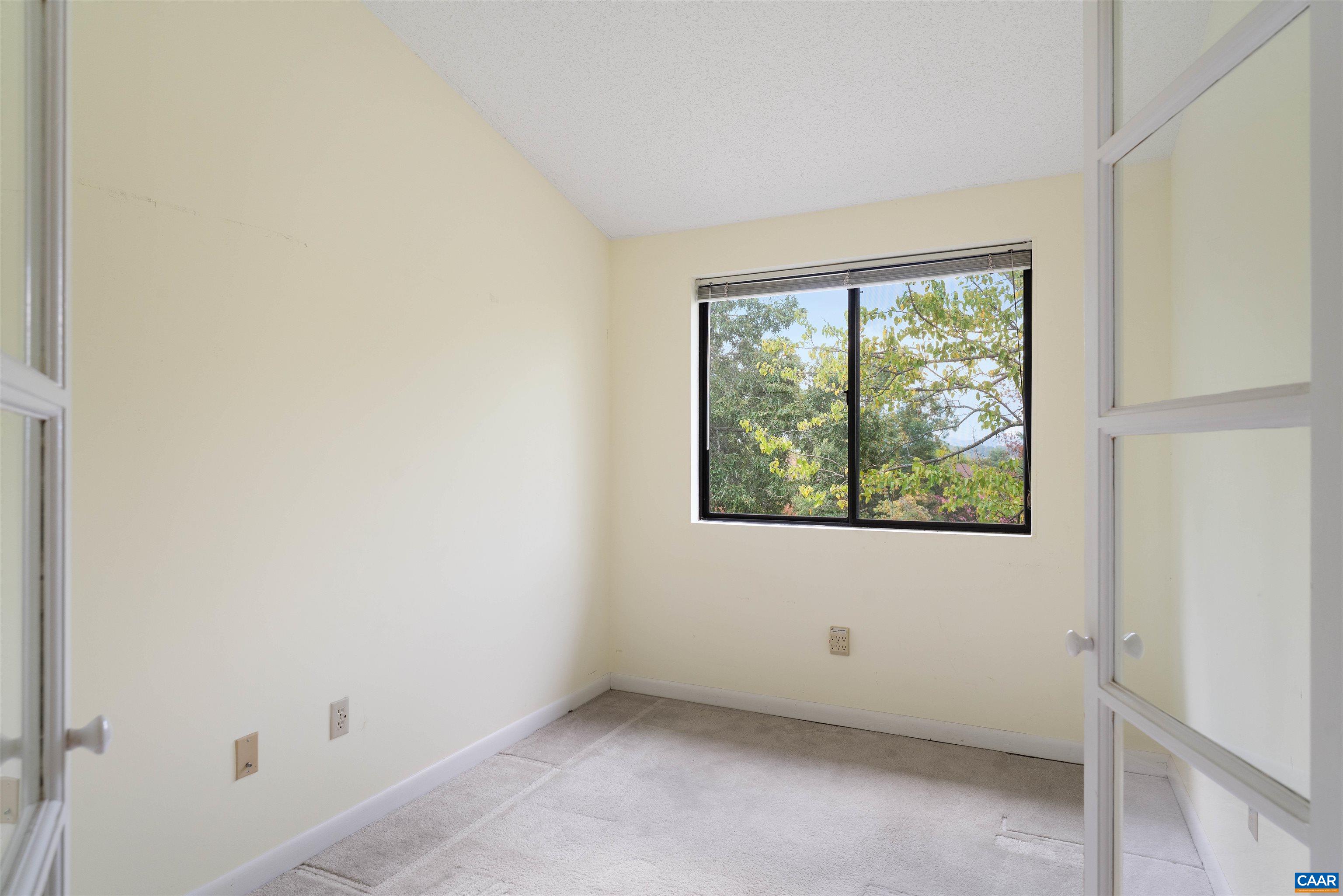 101 TURTLE CREEK LN, CHARLOTTESVILLE, Virginia 22901, 2 Bedrooms Bedrooms, ,2 BathroomsBathrooms,Residential,101 TURTLE CREEK LN,681656 MLS # 681656