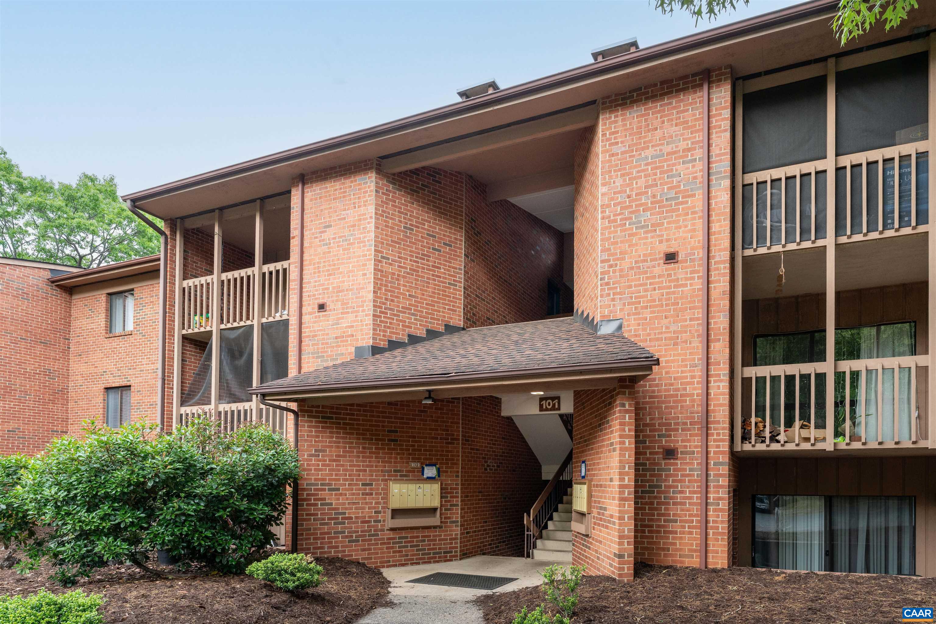 101 TURTLE CREEK LN, CHARLOTTESVILLE, Virginia 22901, 2 Bedrooms Bedrooms, ,2 BathroomsBathrooms,Residential,101 TURTLE CREEK LN,681656 MLS # 681656