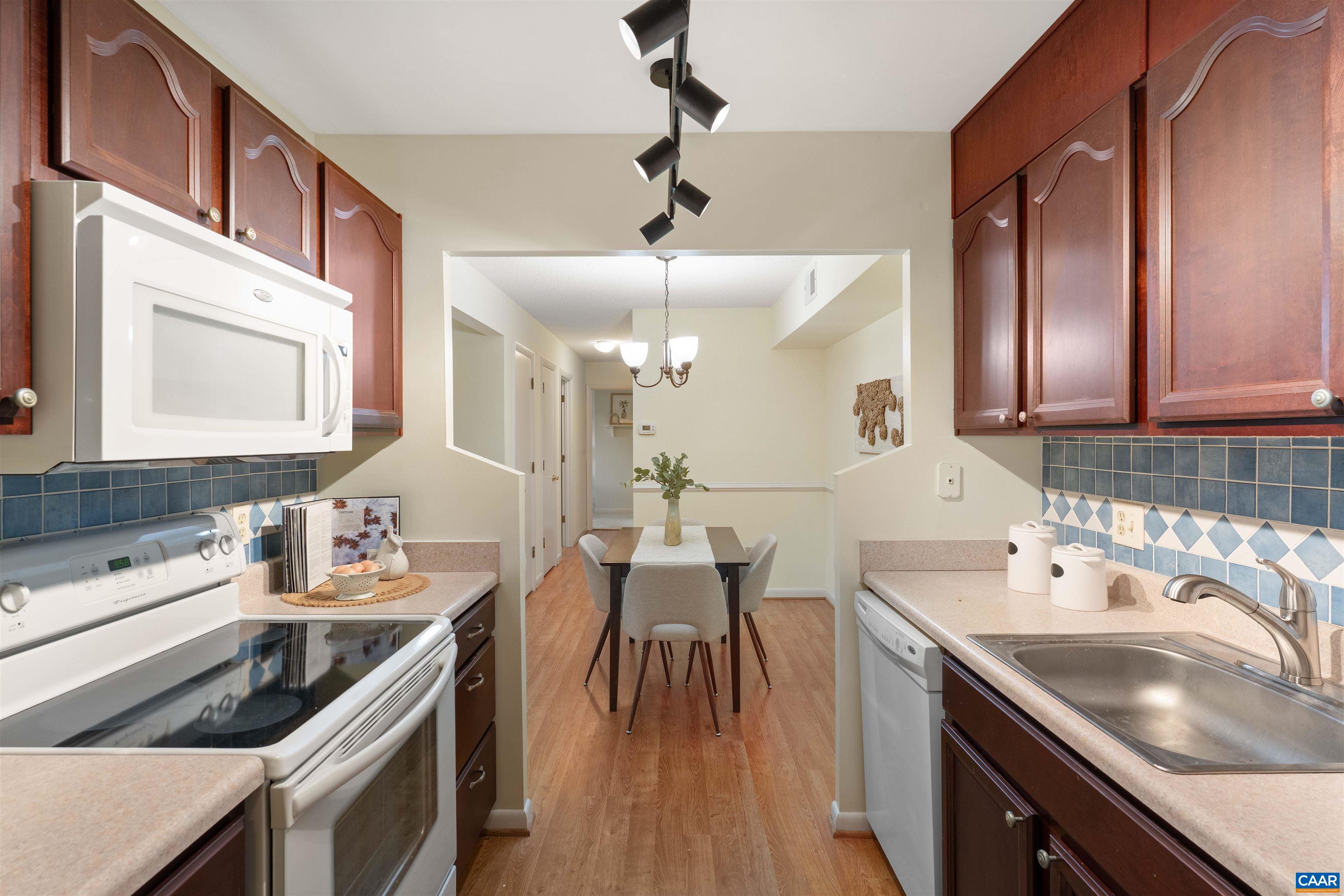 101 TURTLE CREEK LN, CHARLOTTESVILLE, Virginia 22901, 2 Bedrooms Bedrooms, ,2 BathroomsBathrooms,Residential,101 TURTLE CREEK LN,681656 MLS # 681656