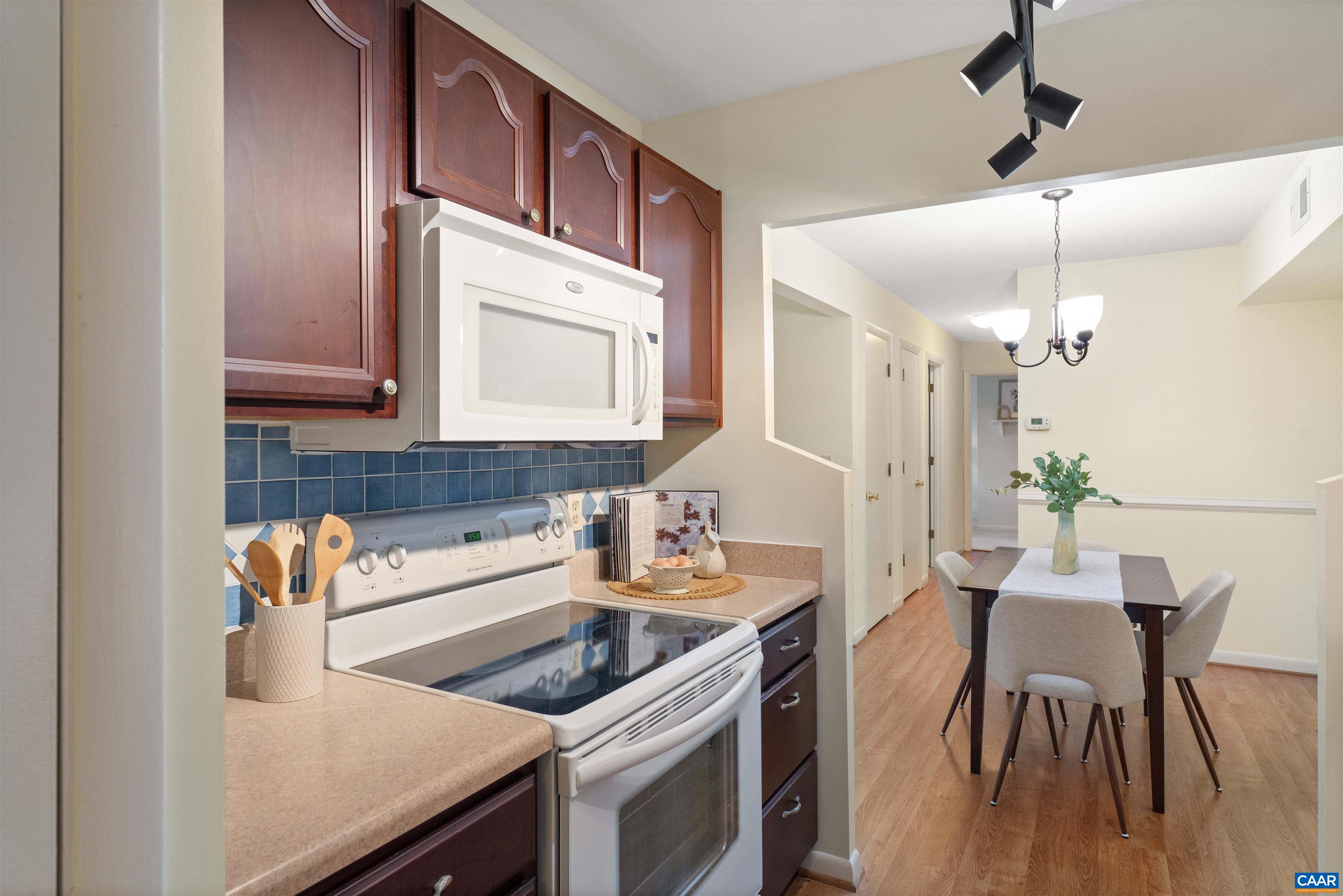 101 TURTLE CREEK LN, CHARLOTTESVILLE, Virginia 22901, 2 Bedrooms Bedrooms, ,2 BathroomsBathrooms,Residential,101 TURTLE CREEK LN,681656 MLS # 681656